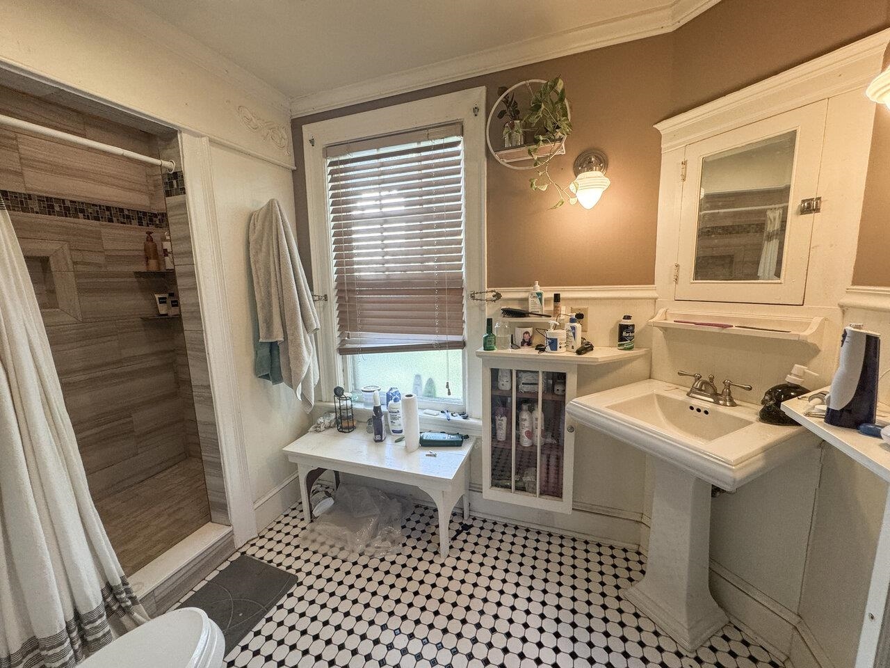 Burlington, Vermont, 05401, United States, 5 Bedrooms Bedrooms, ,2 BathroomsBathrooms,Residential,For Sale,1940886