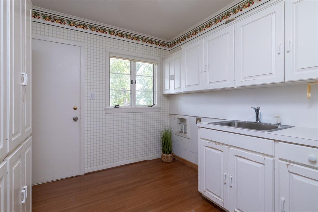 Weatherford, Texas, 76086, United States, 3 Bedrooms Bedrooms, ,4 BathroomsBathrooms,Residential,For Sale,1974864