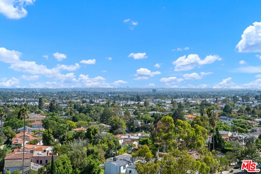 Los Angeles, California, 90024, United States, 3 Bedrooms Bedrooms, ,3 BathroomsBathrooms,Residential,For Sale,1949652