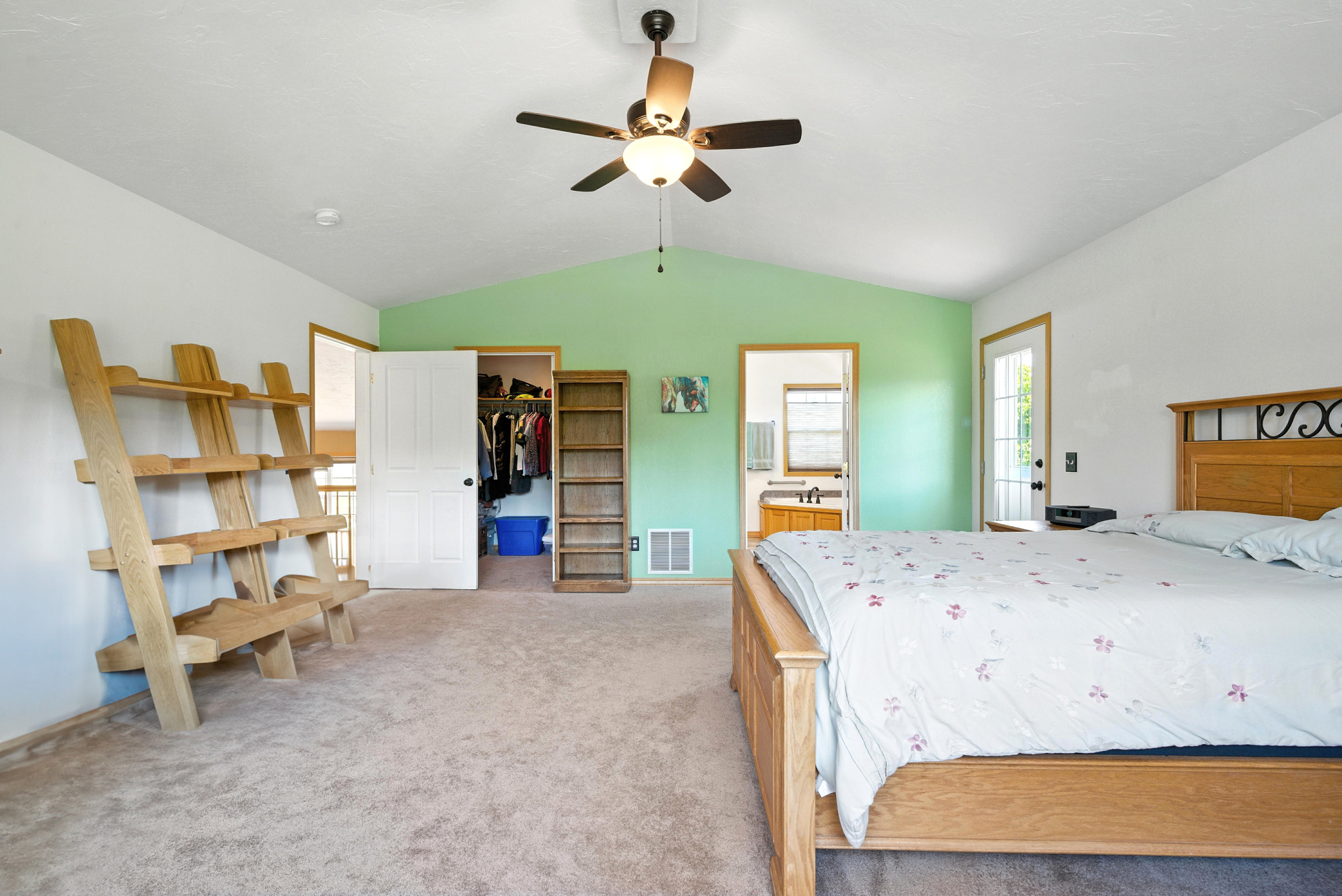Bonners Ferry, Idaho, 83805, United States, 3 Bedrooms Bedrooms, ,2 BathroomsBathrooms,Residential,For Sale,1921279