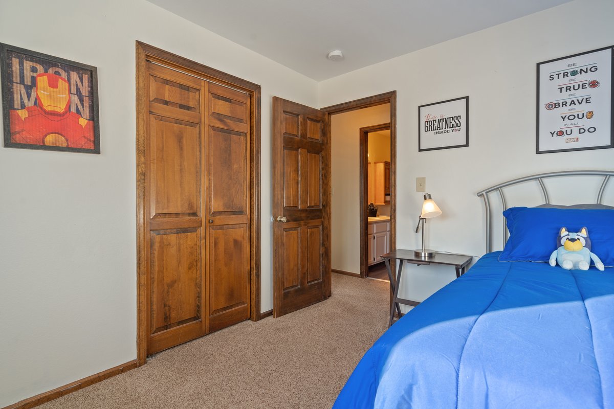 Cheyenne, Wyoming, 82009, United States, 5 Bedrooms Bedrooms, ,3 BathroomsBathrooms,Residential,For Sale,2006392