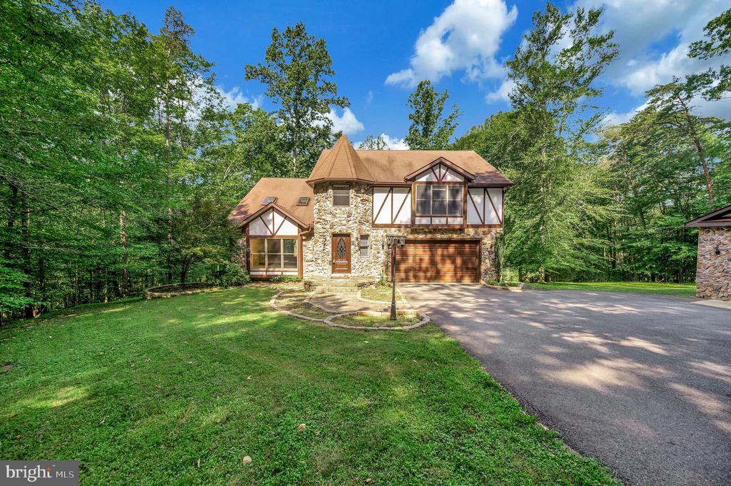 Woodbridge, Virginia, 22192, United States, 3 Bedrooms Bedrooms, ,3 BathroomsBathrooms,Residential,For Sale,1921378
