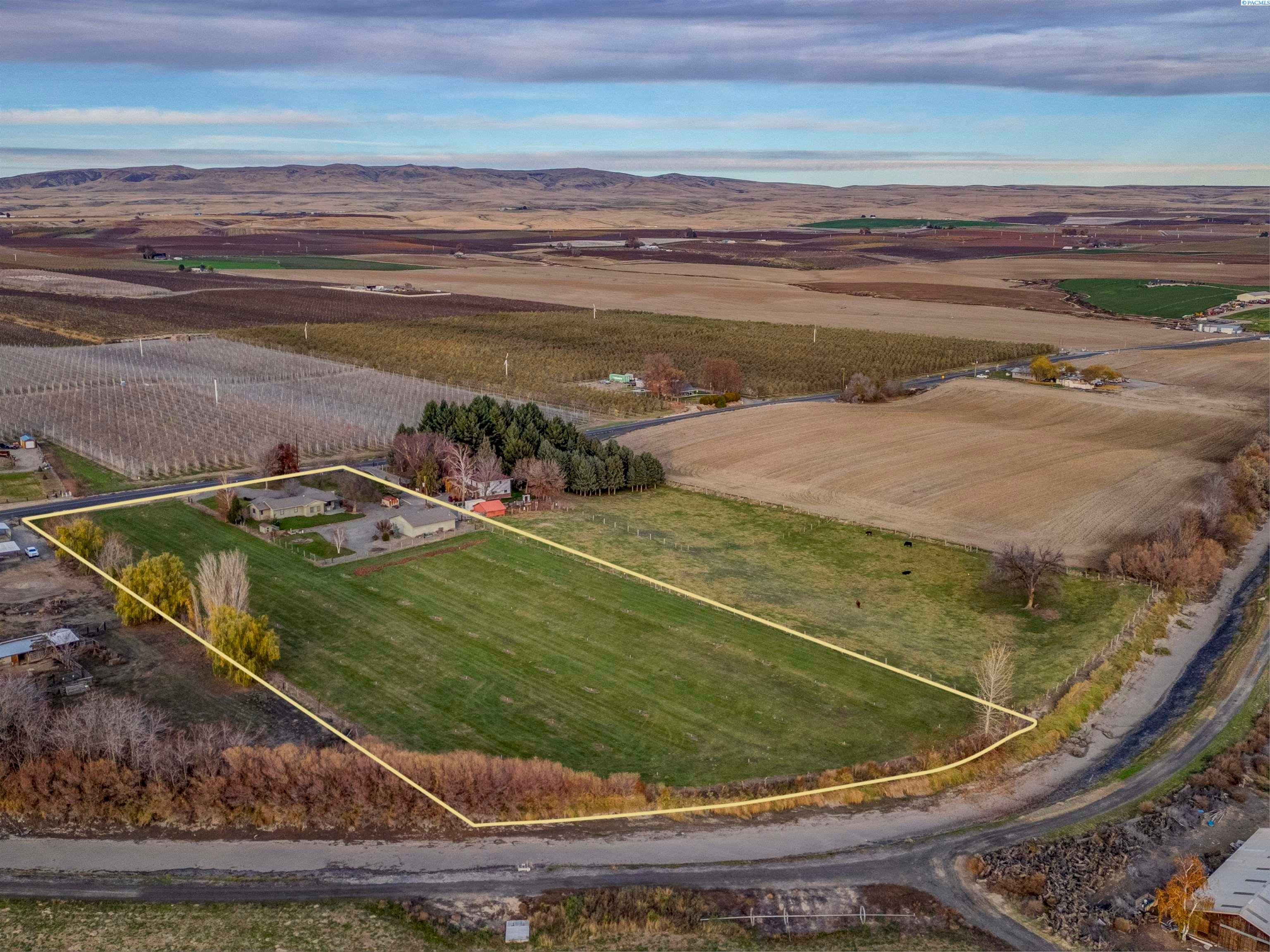 Sunnyside, Washington, 98944, United States, 3 Bedrooms Bedrooms, ,2 BathroomsBathrooms,Residential,For Sale,1998016