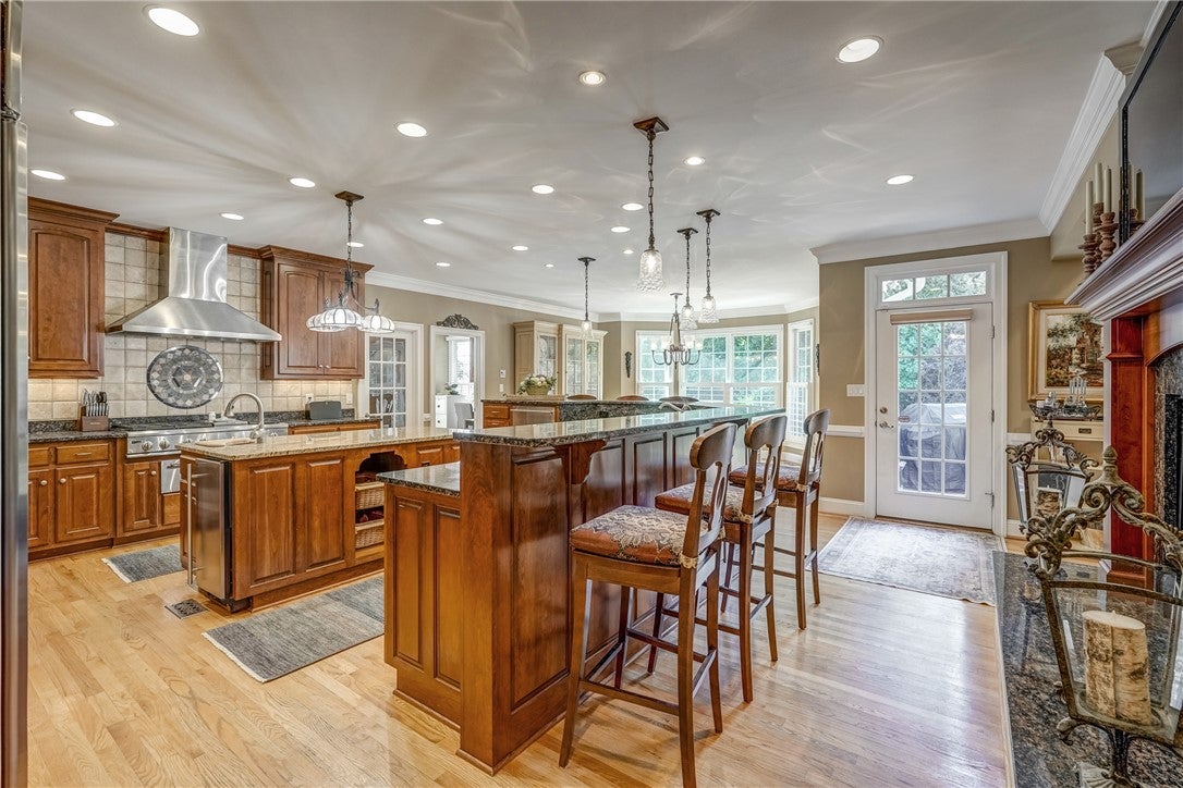 Williamsburg, Virginia, 23185, United States, 7 Bedrooms Bedrooms, ,7 BathroomsBathrooms,Residential,For Sale,1903844