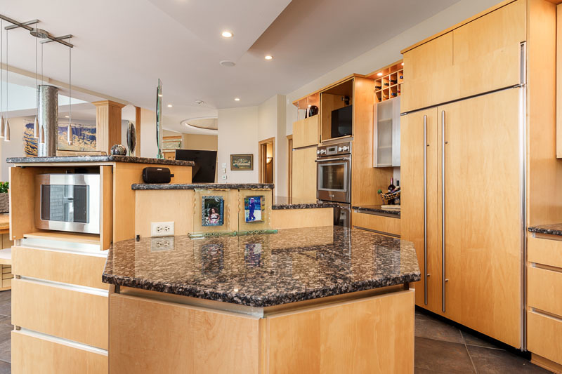 Machesney Park, Illinois, 61115, United States, 4 Bedrooms Bedrooms, ,5 BathroomsBathrooms,Residential,For Sale,2048172
