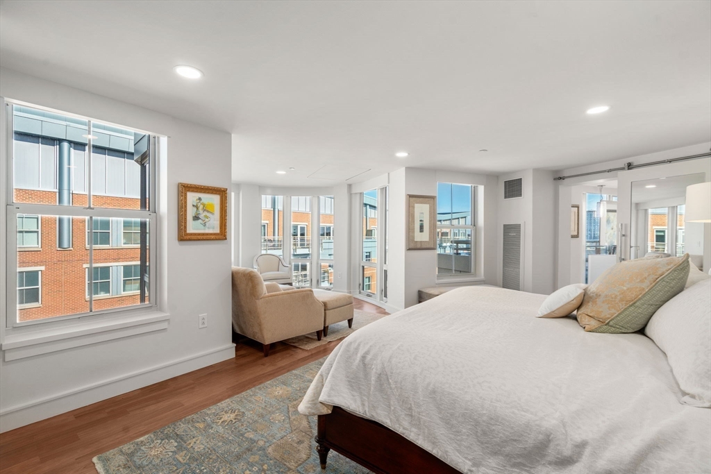 Boston, Massachusetts, 02109, United States, 3 Bedrooms Bedrooms, ,3 BathroomsBathrooms,Residential,For Sale,1847370