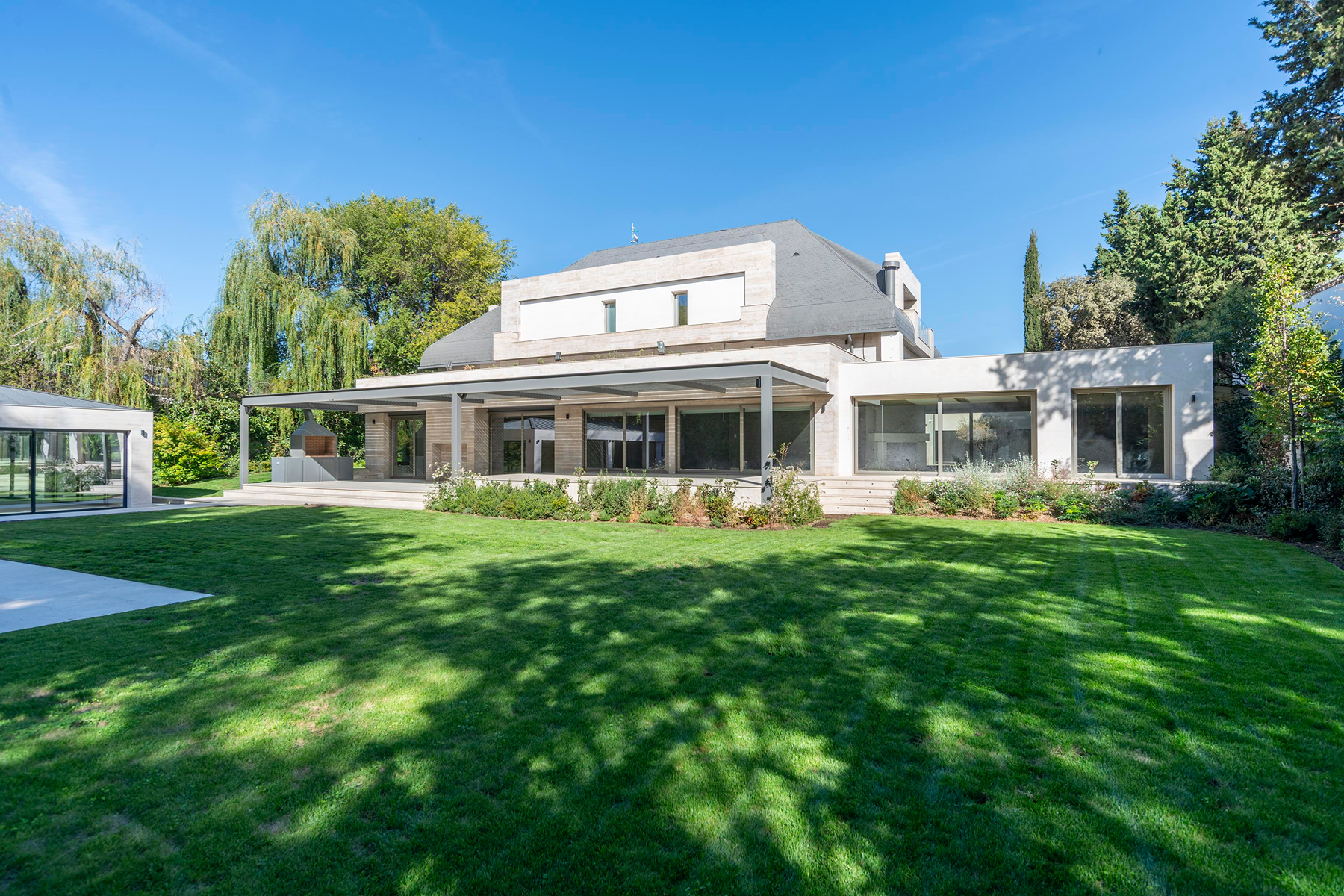  Contemporary villa with exceptional privacy in La Moraleja - 物件實景