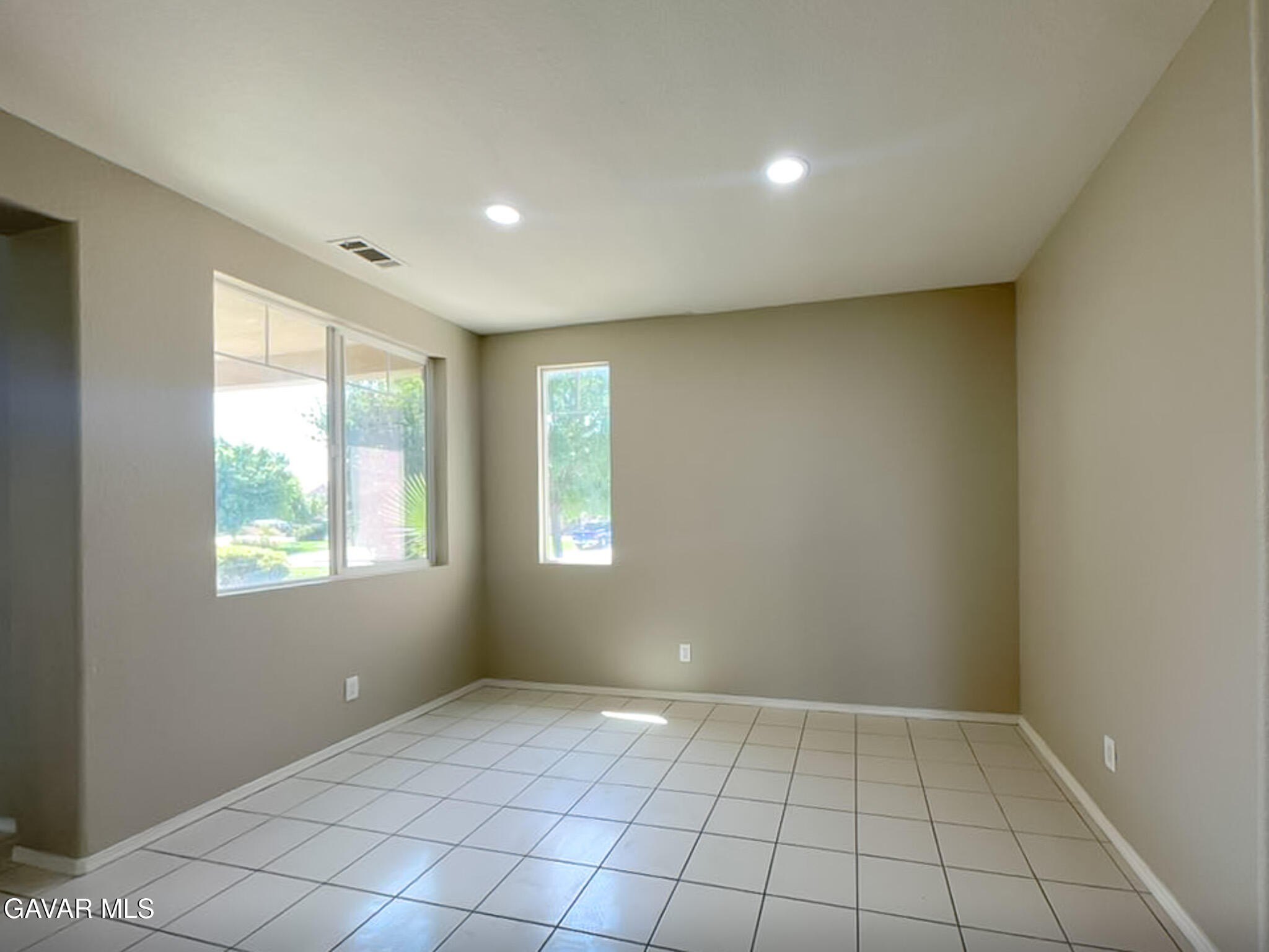 Palmdale, California, 93551, United States, 5 Bedrooms Bedrooms, ,3 BathroomsBathrooms,Residential,For Sale,1976435