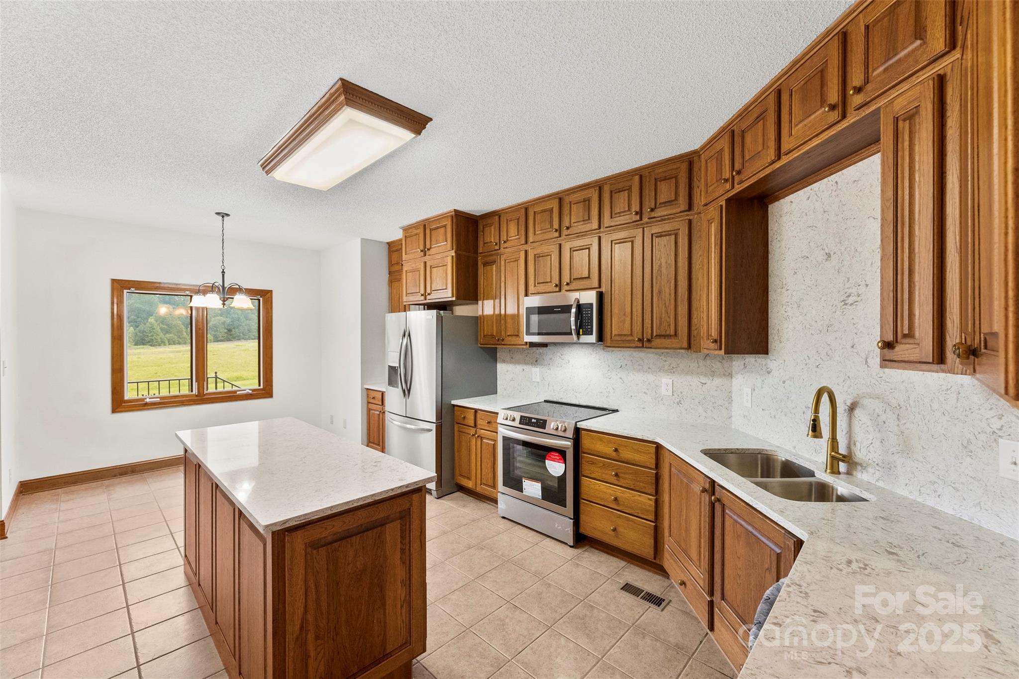 Lincolnton, North Carolina, 28092, United States, 3 Bedrooms Bedrooms, ,3 BathroomsBathrooms,Residential,For Sale,1910907