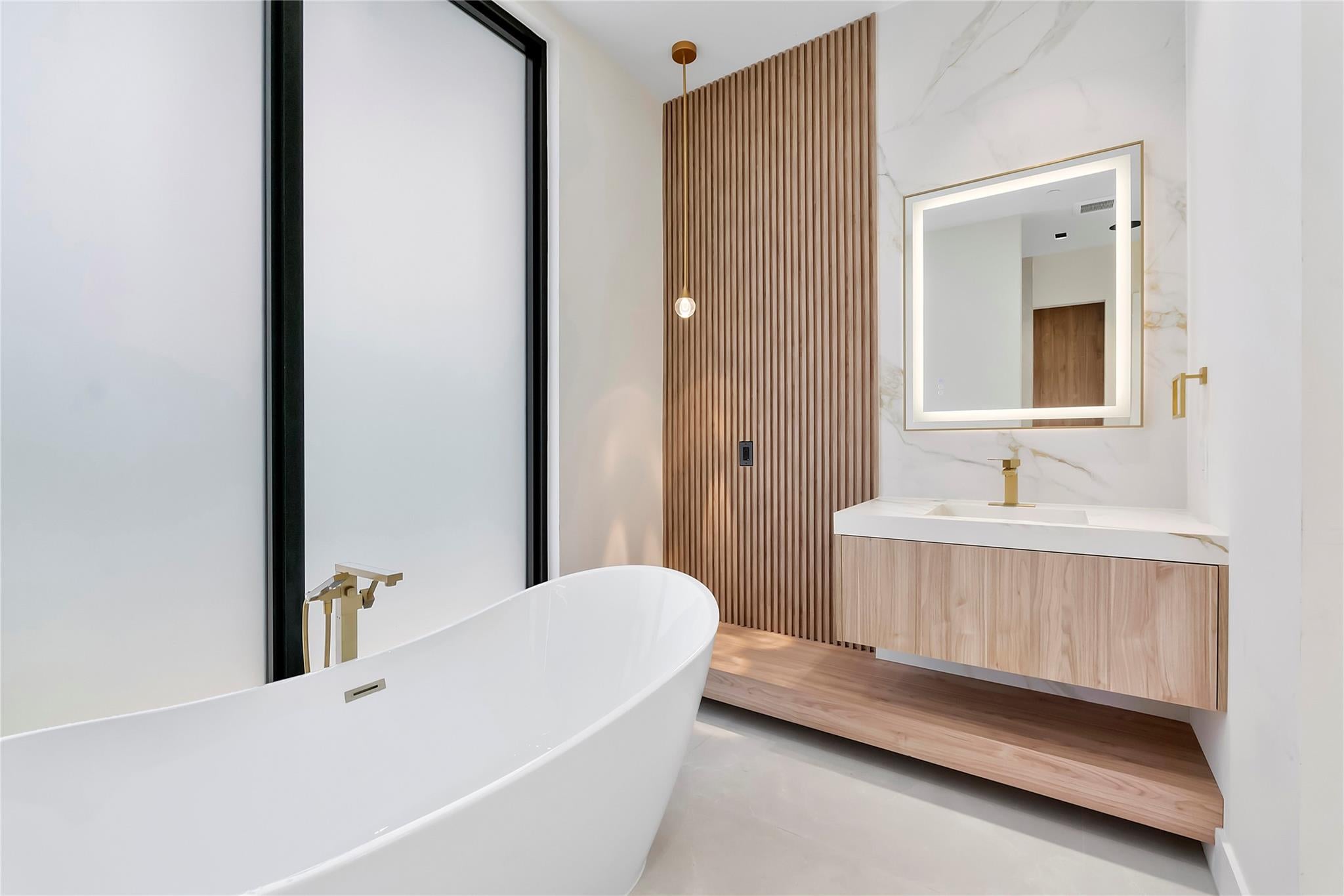 Plantation, Florida, 33323, United States, 6 Bedrooms Bedrooms, ,8 BathroomsBathrooms,Residential,For Sale,1984384