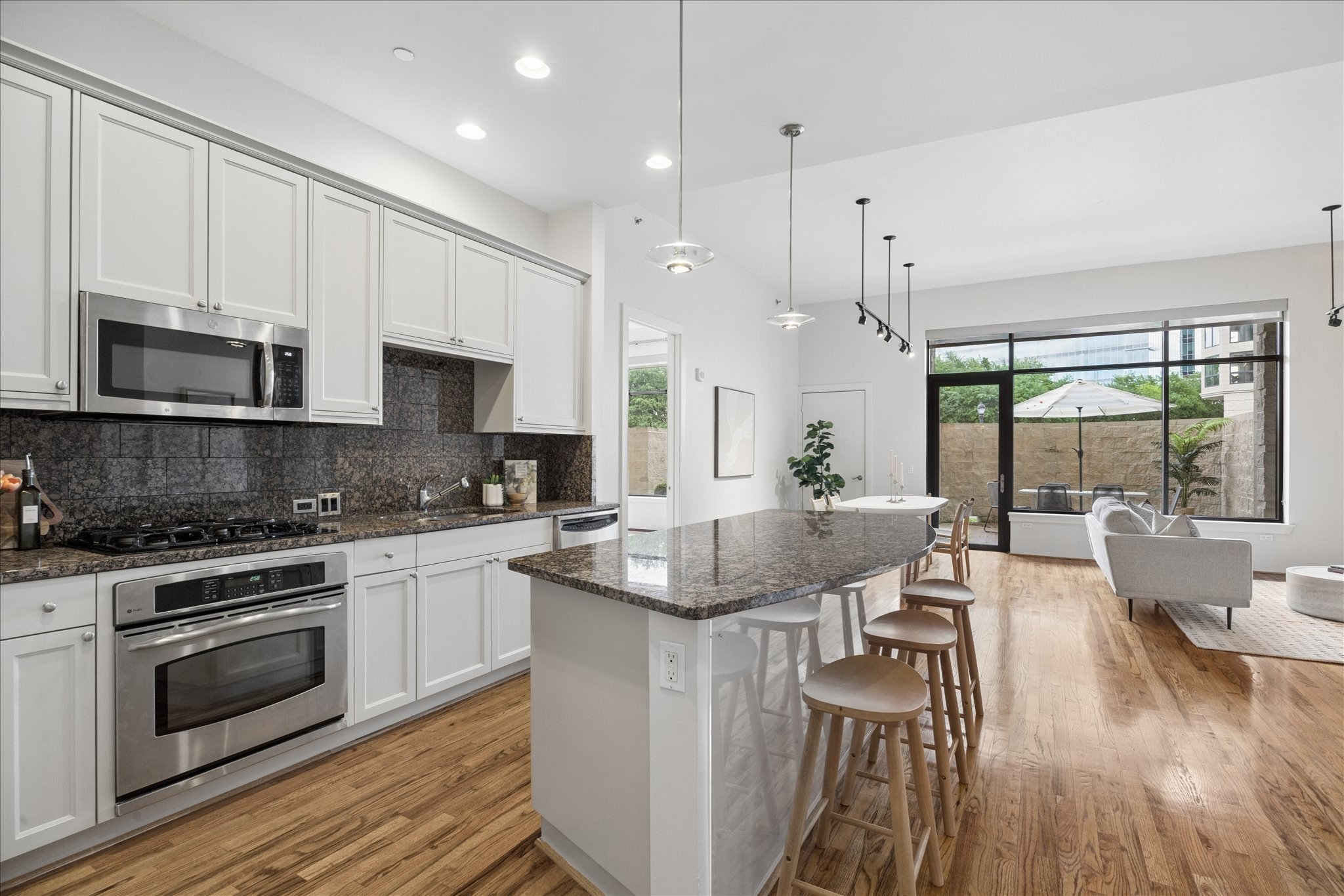  5005 Hidalgo Street #210 - 物件實景