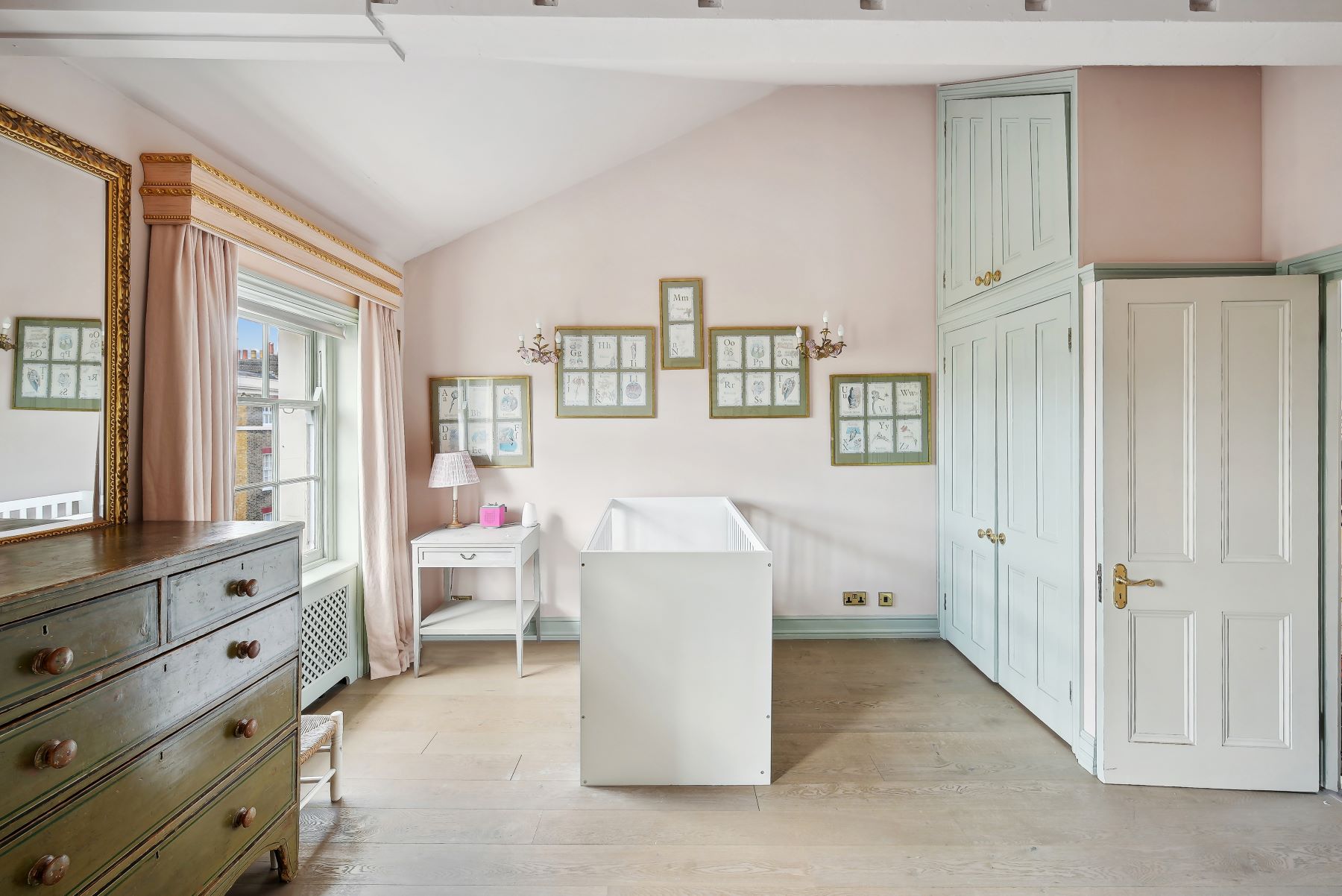  Beautiful Grade II listed Georgian house in Connaught Village - 物件實景