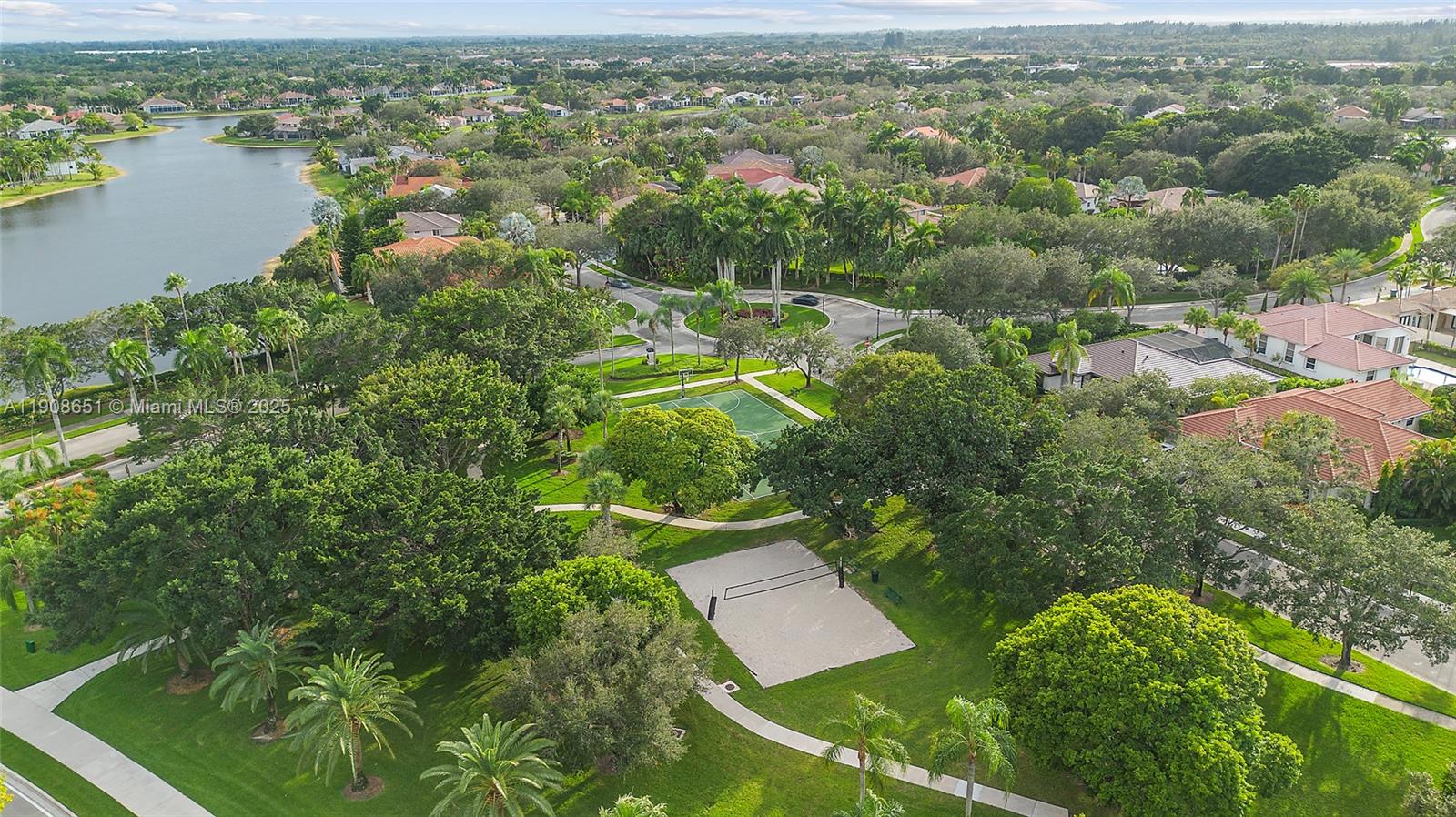 Weston, Florida, 33332, United States, 5 Bedrooms Bedrooms, ,4 BathroomsBathrooms,Residential,For Sale,1987743