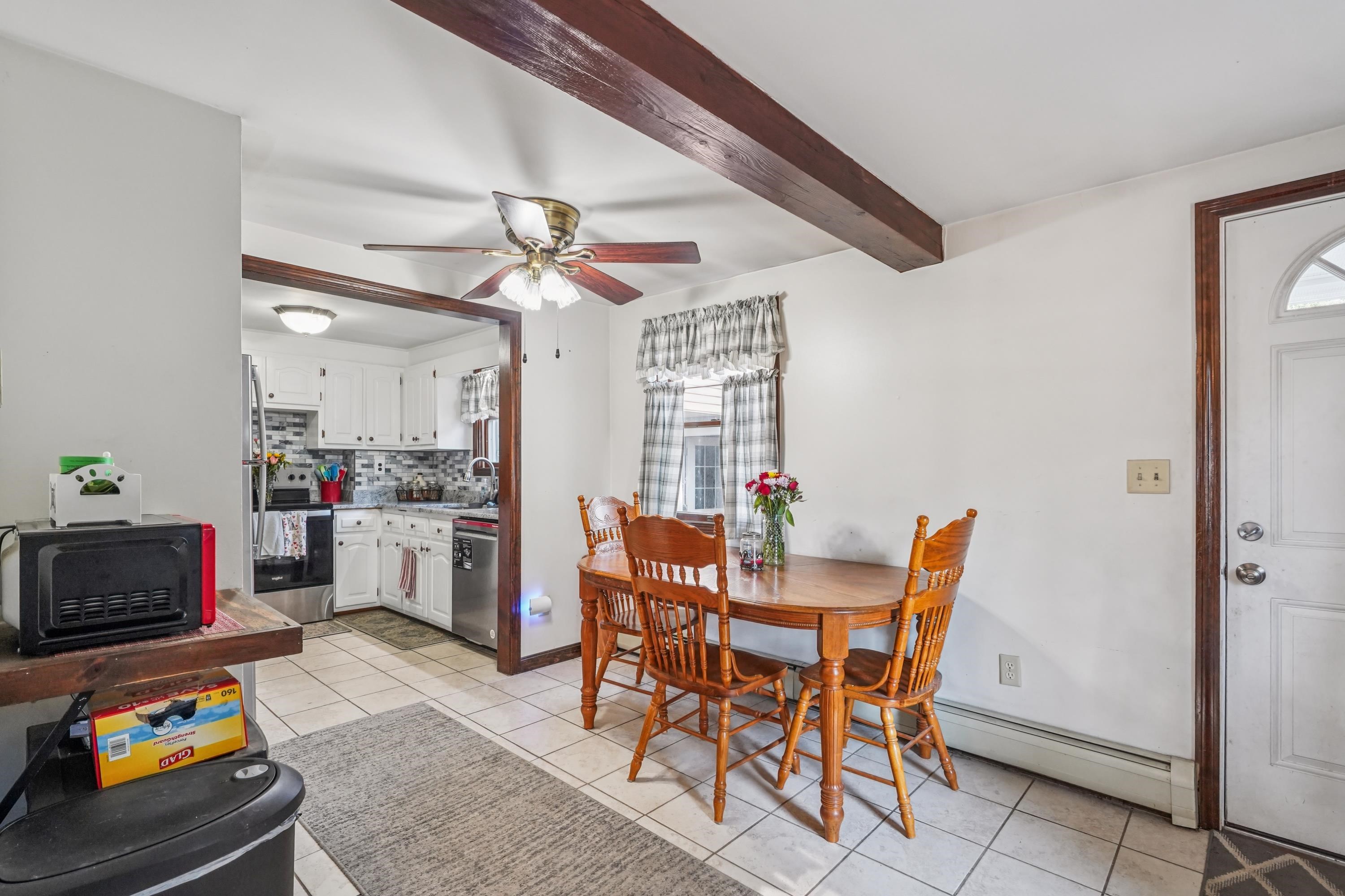 Kingston, New Hampshire, 03848, United States, 3 Bedrooms Bedrooms, ,2 BathroomsBathrooms,Residential,For Sale,1975396