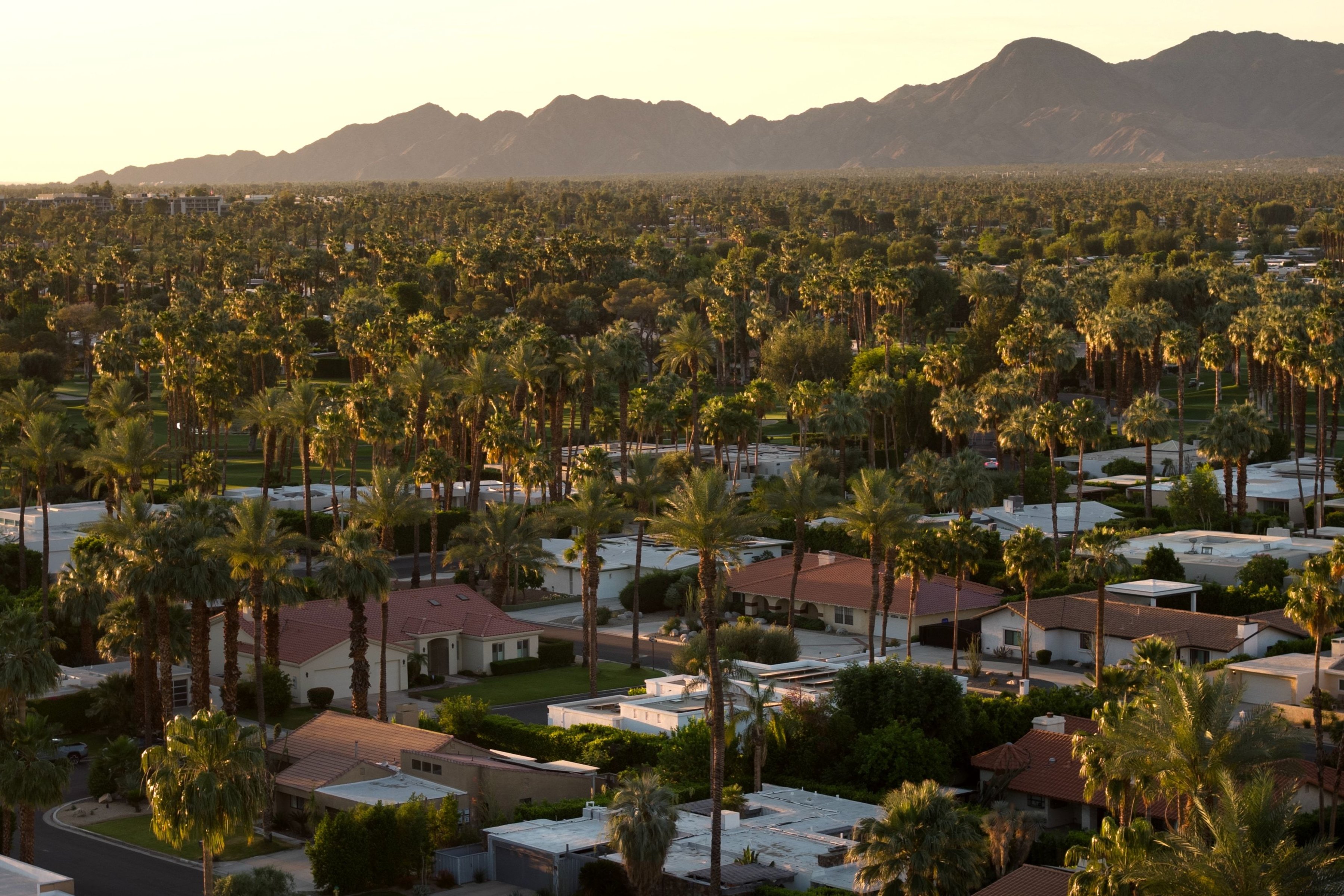  Private Modern Sanctuary Steps from Tamarisk Country Club - 物件實景