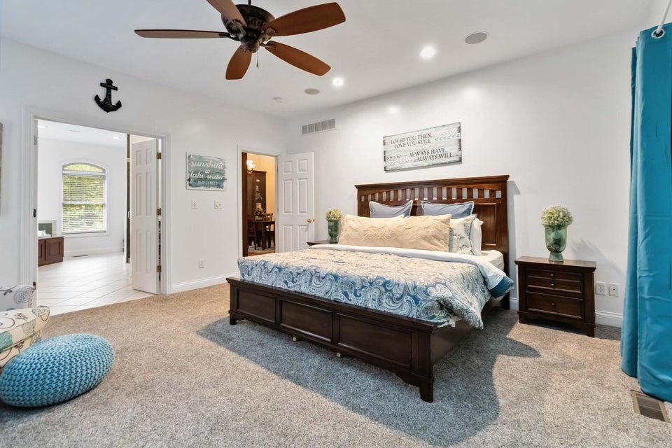 Burnside, Kentucky, 42519, United States, 5 Bedrooms Bedrooms, ,4 BathroomsBathrooms,Residential,For Sale,1978974