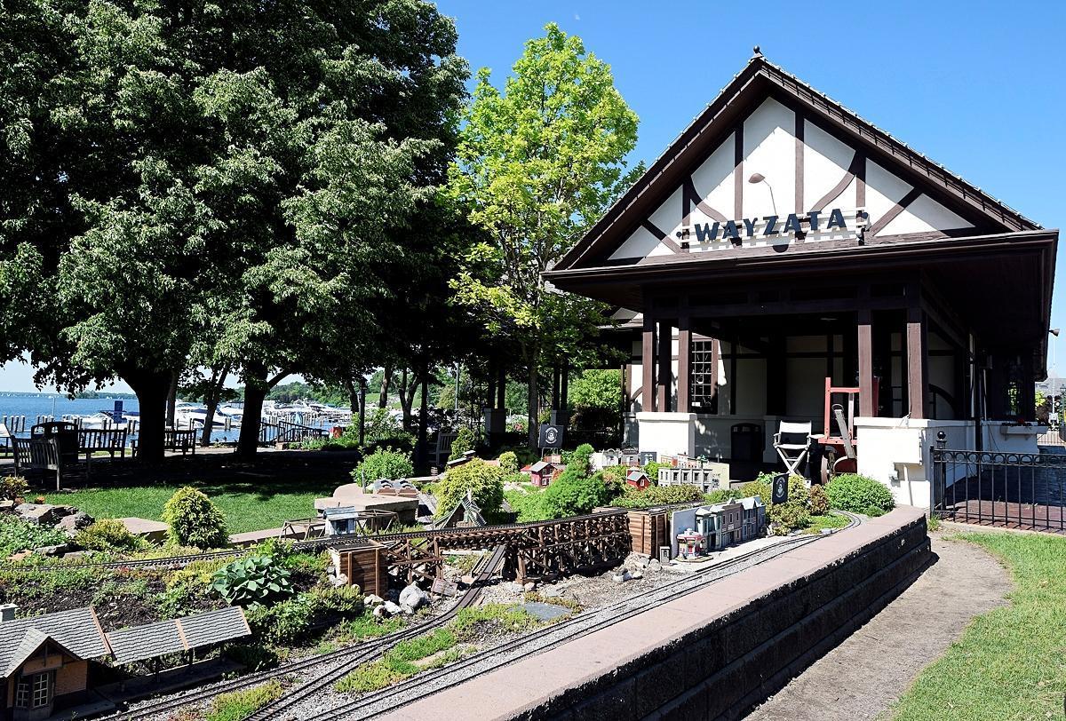 Wayzata, Minnesota, 55391, United States, 4 Bedrooms Bedrooms, ,1 BathroomBathrooms,Residential,For Sale,1949813