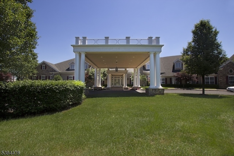Franklin Twp., New Jersey, 08873, United States, 2 Bedrooms Bedrooms, ,2 BathroomsBathrooms,Residential,For Sale,1950649