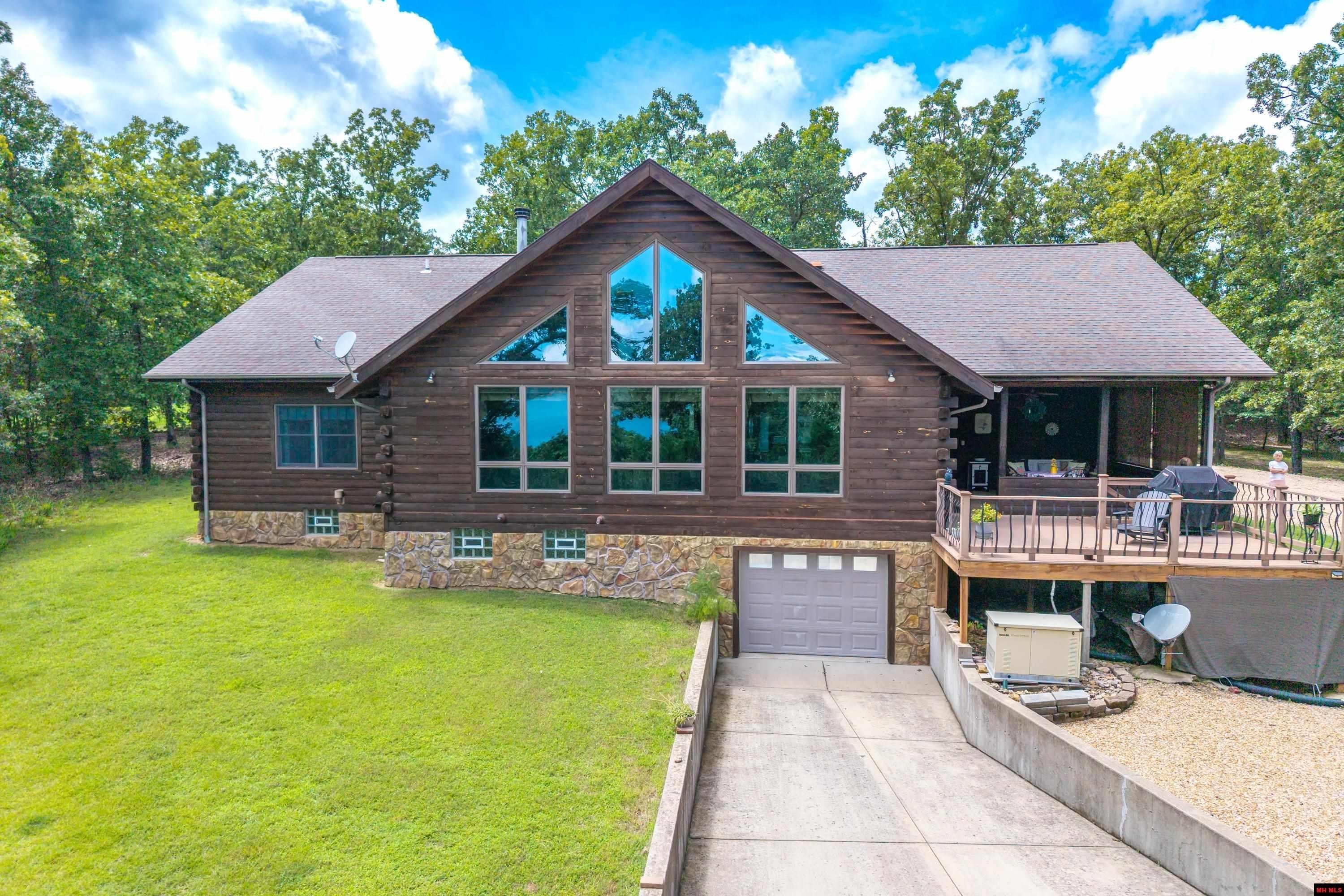 Mountain Home, Arkansas, 72653, United States, 3 Bedrooms Bedrooms, ,3 BathroomsBathrooms,Residential,For Sale,1895222