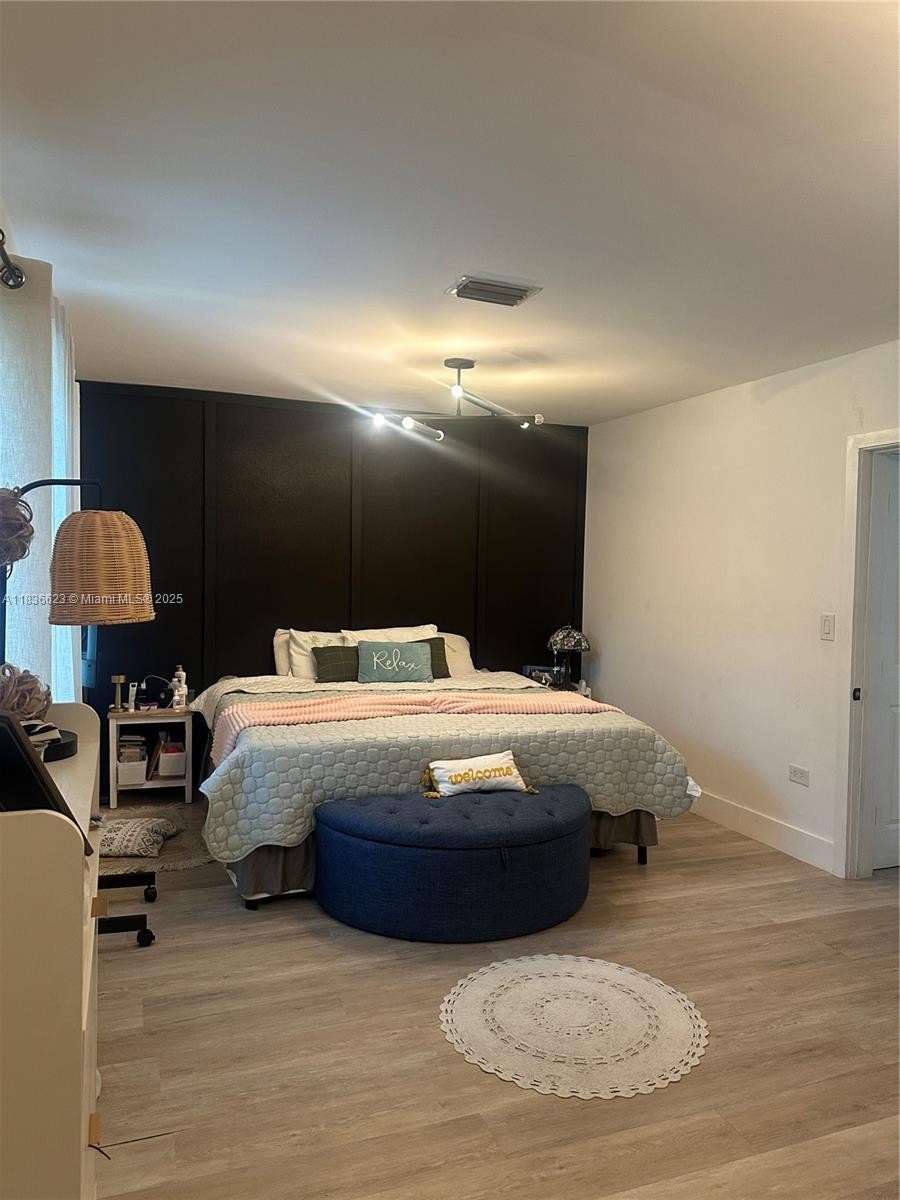 North Miami, Florida, 33168, United States, 3 Bedrooms Bedrooms, ,2 BathroomsBathrooms,Residential,For Sale,1974834