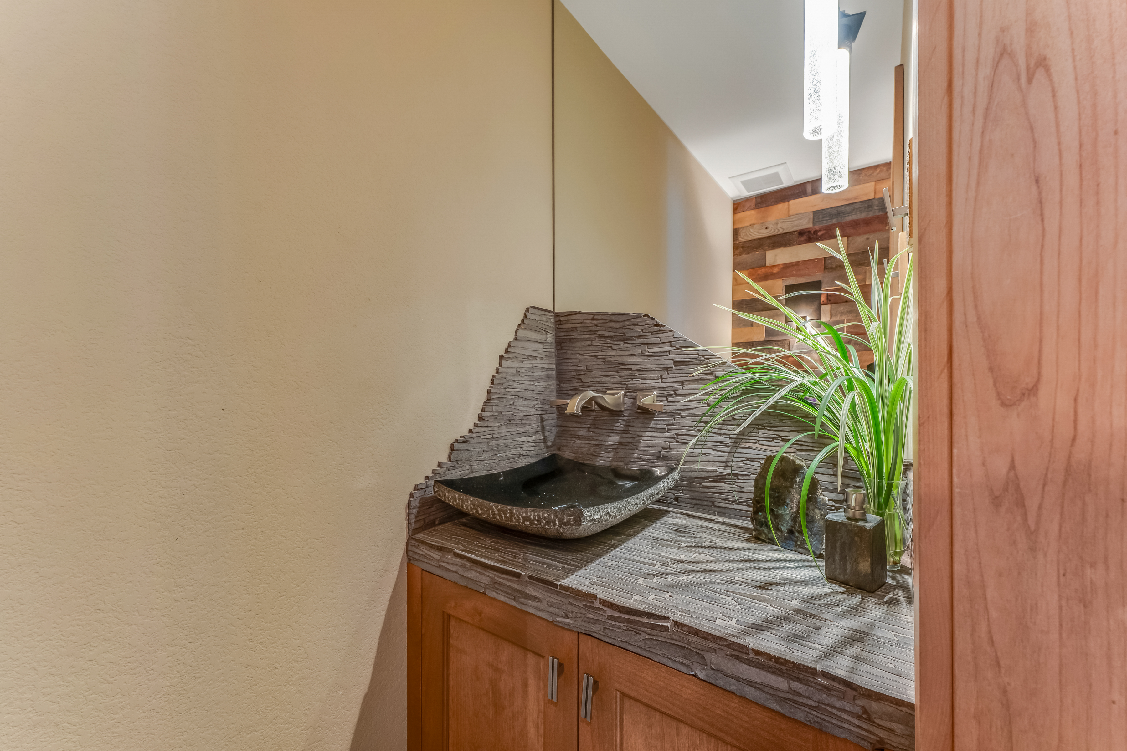 1515 San Ramon Way, Santa Rosa, CA 95409 - 物件實景