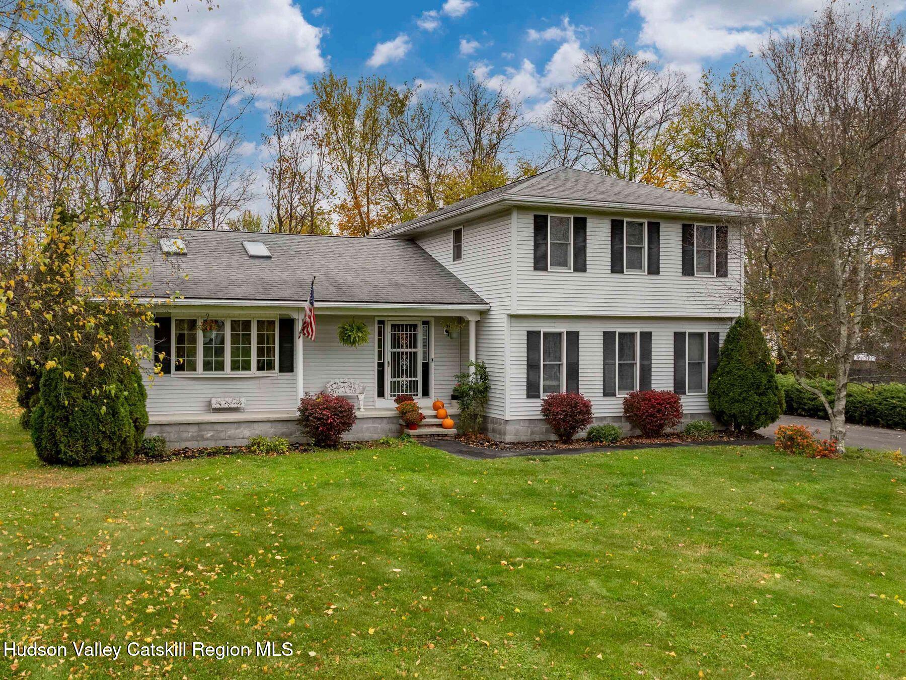 Lake Katrine, New York, 12449, United States, 4 Bedrooms Bedrooms, ,3 BathroomsBathrooms,Residential,For Sale,1987709