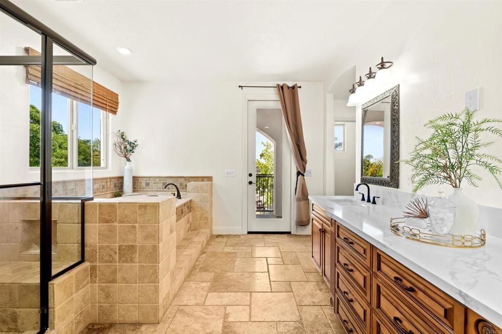 Chula Vista, California, 91910, United States, 5 Bedrooms Bedrooms, ,6 BathroomsBathrooms,Residential,For Sale,1996956