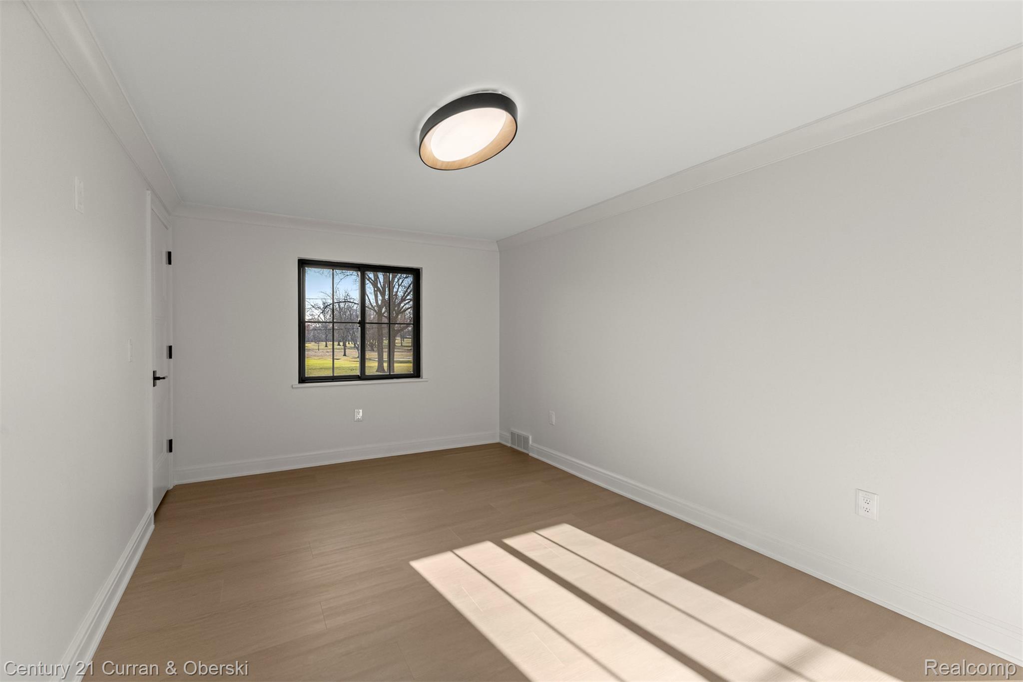 Dearborn, Michigan, 48128, United States, 5 Bedrooms Bedrooms, ,5 BathroomsBathrooms,Residential,For Sale,2030794