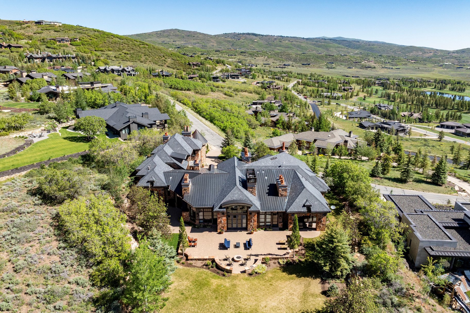  A Legacy Estate Framed by Golf and Ski Views - 物件實景