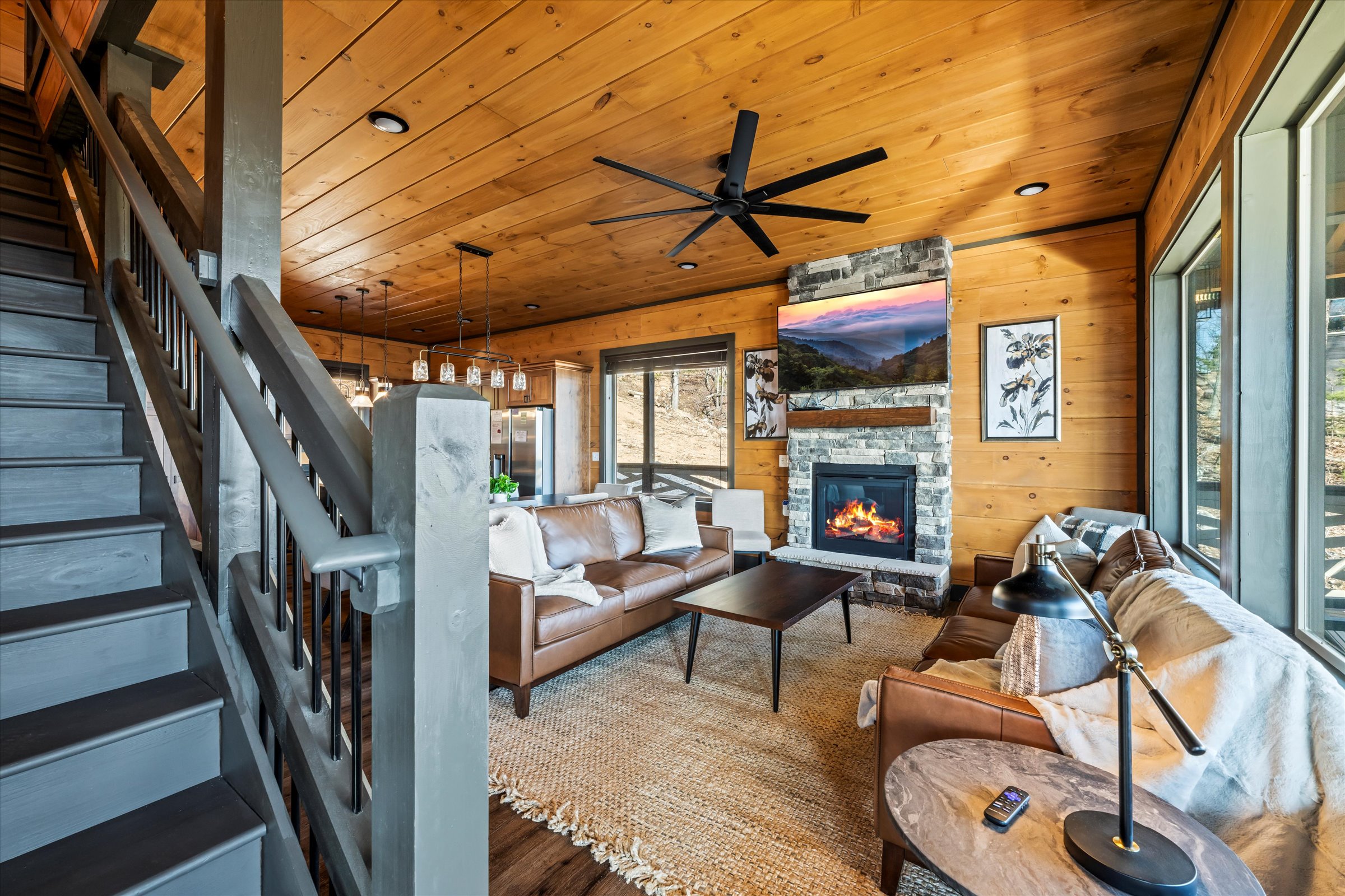 Sevierville, Tennessee, 37876, United States, 5 Bedrooms Bedrooms, ,6 BathroomsBathrooms,Residential,For Sale,1975935