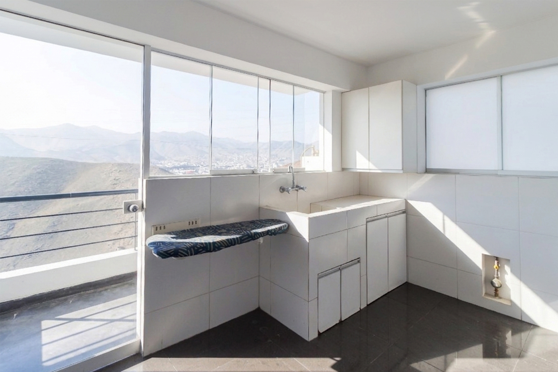  Exclusive penthouse with panoramic views in a prime location in CERROS DE CAMACH - 物件實景