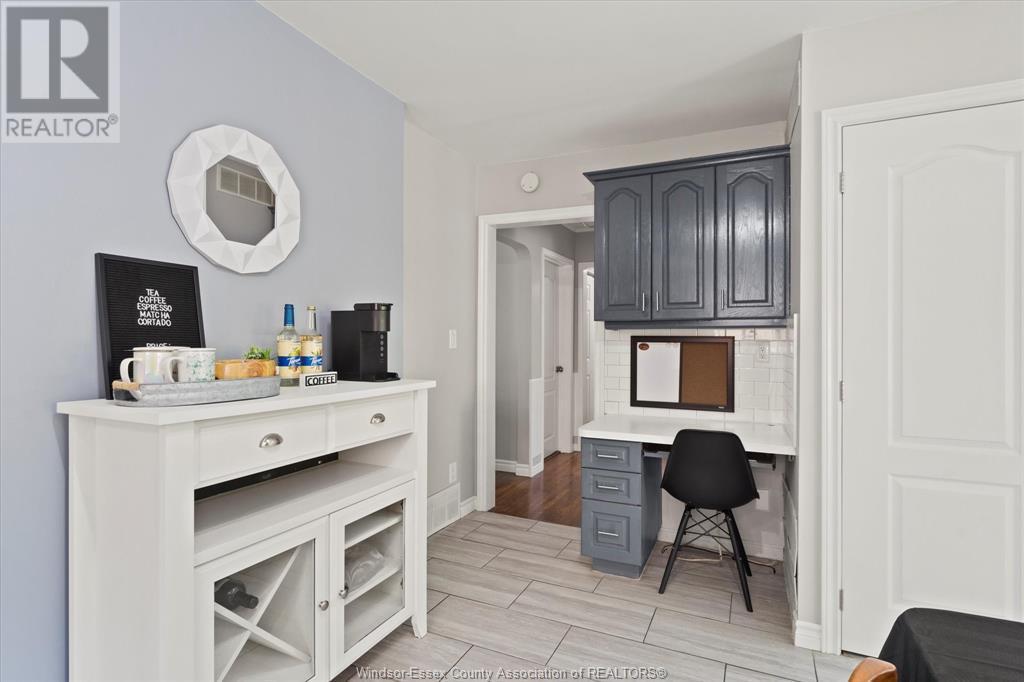 WINDSOR, Ontario, N8P 1C1, CA, 3 Bedrooms Bedrooms, ,2 BathroomsBathrooms,Residential,For Sale,1882295