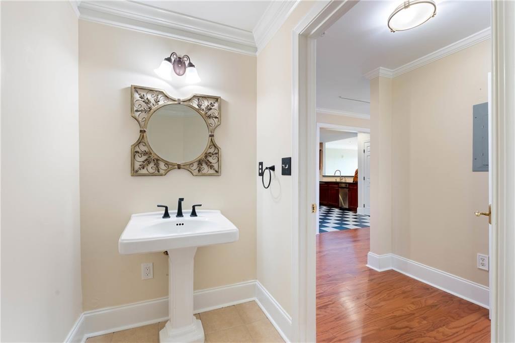 Roswell, Georgia, 30075, United States, 2 Bedrooms Bedrooms, ,3 BathroomsBathrooms,Residential,For Sale,1928798