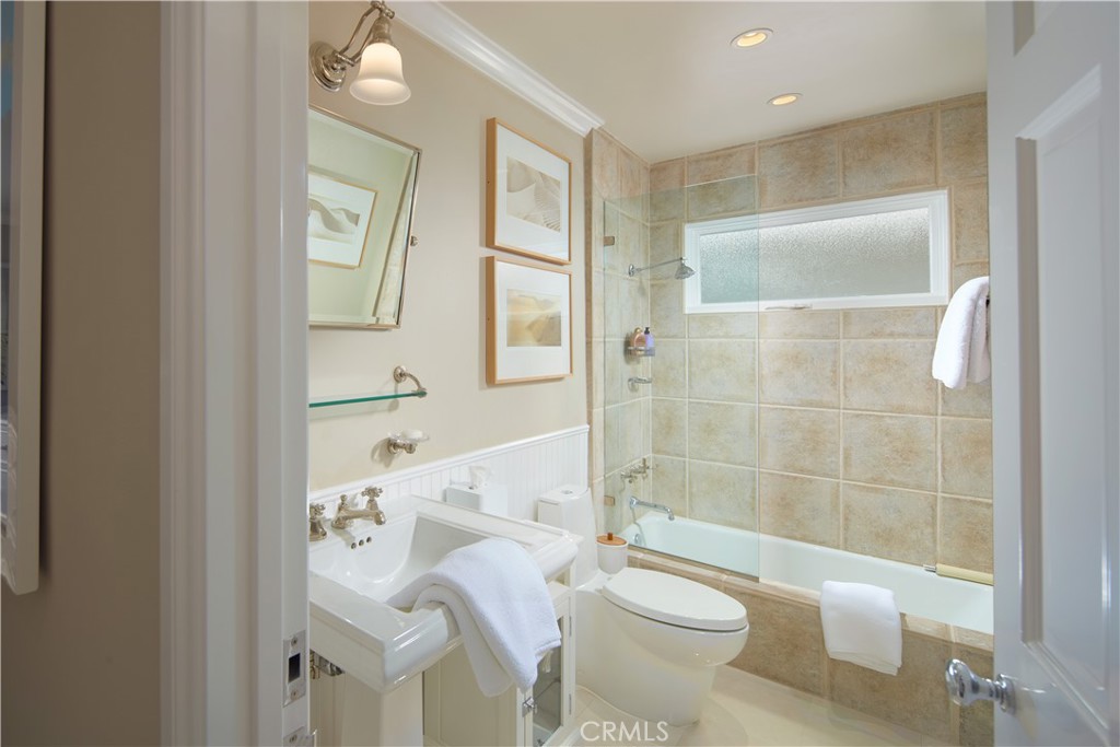 Newport Beach, California, 92660, United States, 5 Bedrooms Bedrooms, ,4 BathroomsBathrooms,Residential,For Sale,1770388
