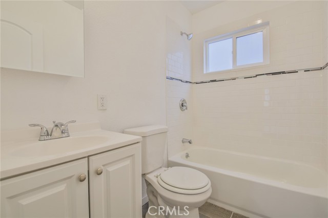 Los Angeles, California, 90003, United States, 5 Bedrooms Bedrooms, ,Residential,For Sale,1889512