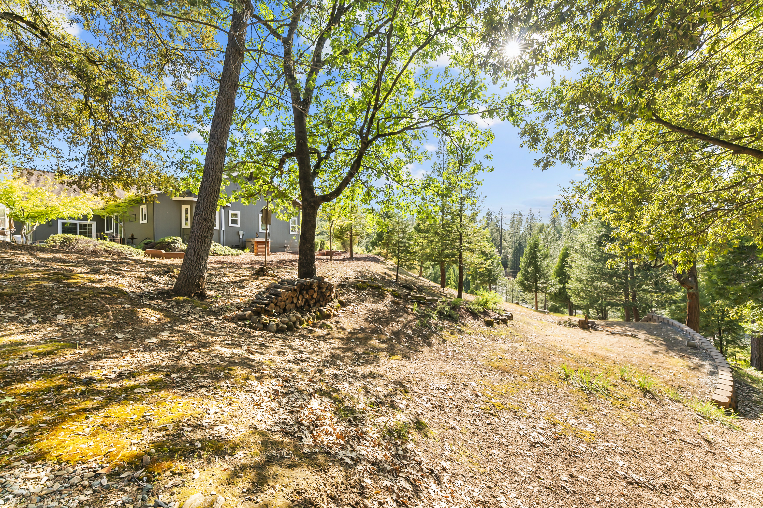  Thoughtfully Designed Living with Income Potential - 物件實景