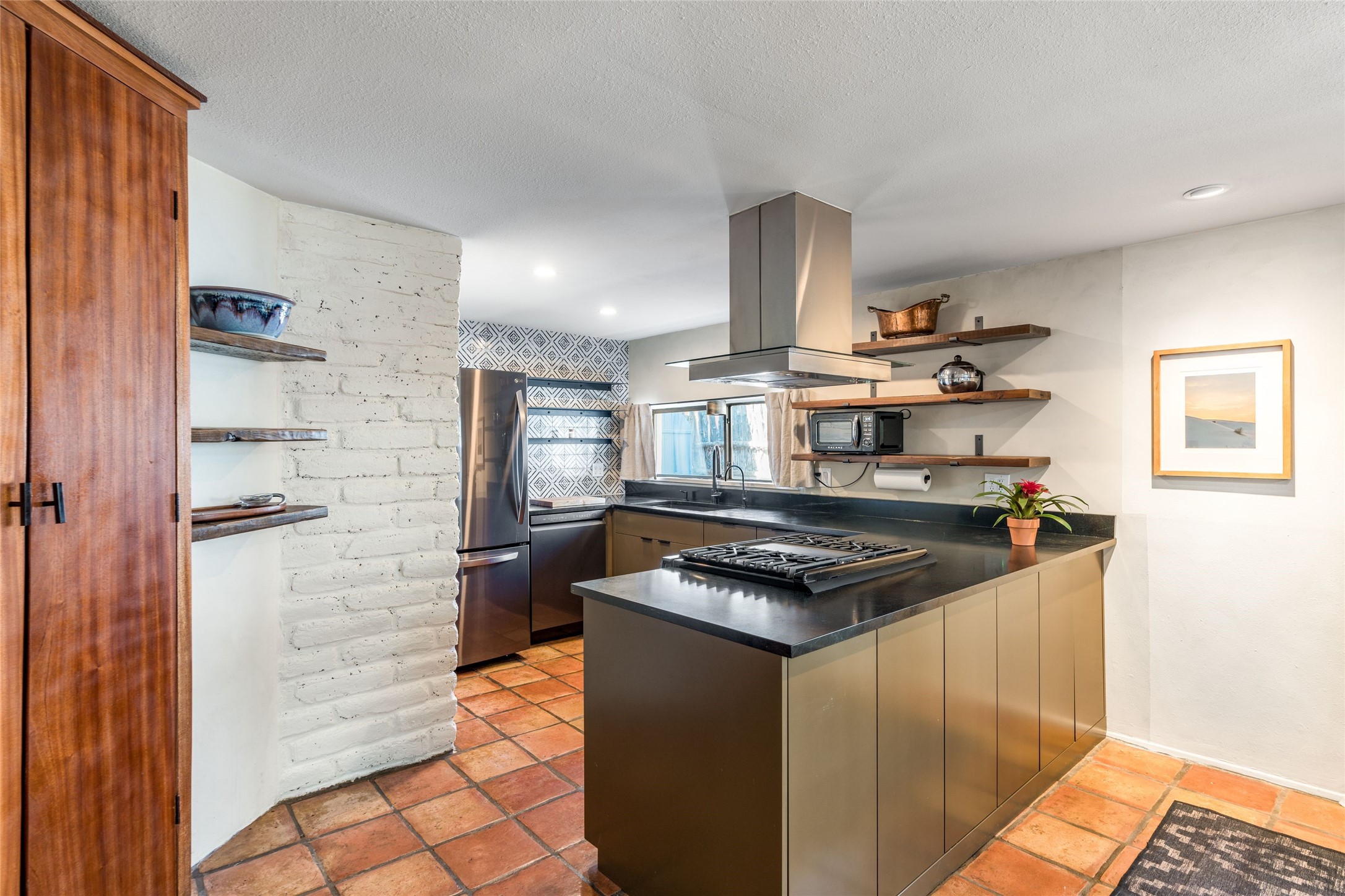  1402 Bishops Lodge Road #A - 物件實景