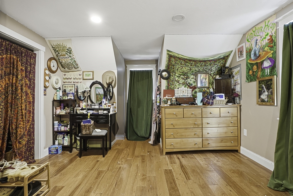 Franklin, Massachusetts, 02038, United States, 3 Bedrooms Bedrooms, ,Residential,For Sale,2048038
