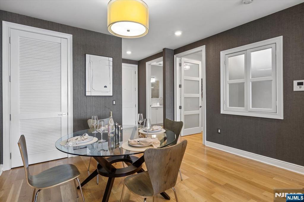 Edgewater, New Jersey, 07020, United States, 2 Bedrooms Bedrooms, ,2 BathroomsBathrooms,Residential,For Sale,1849063