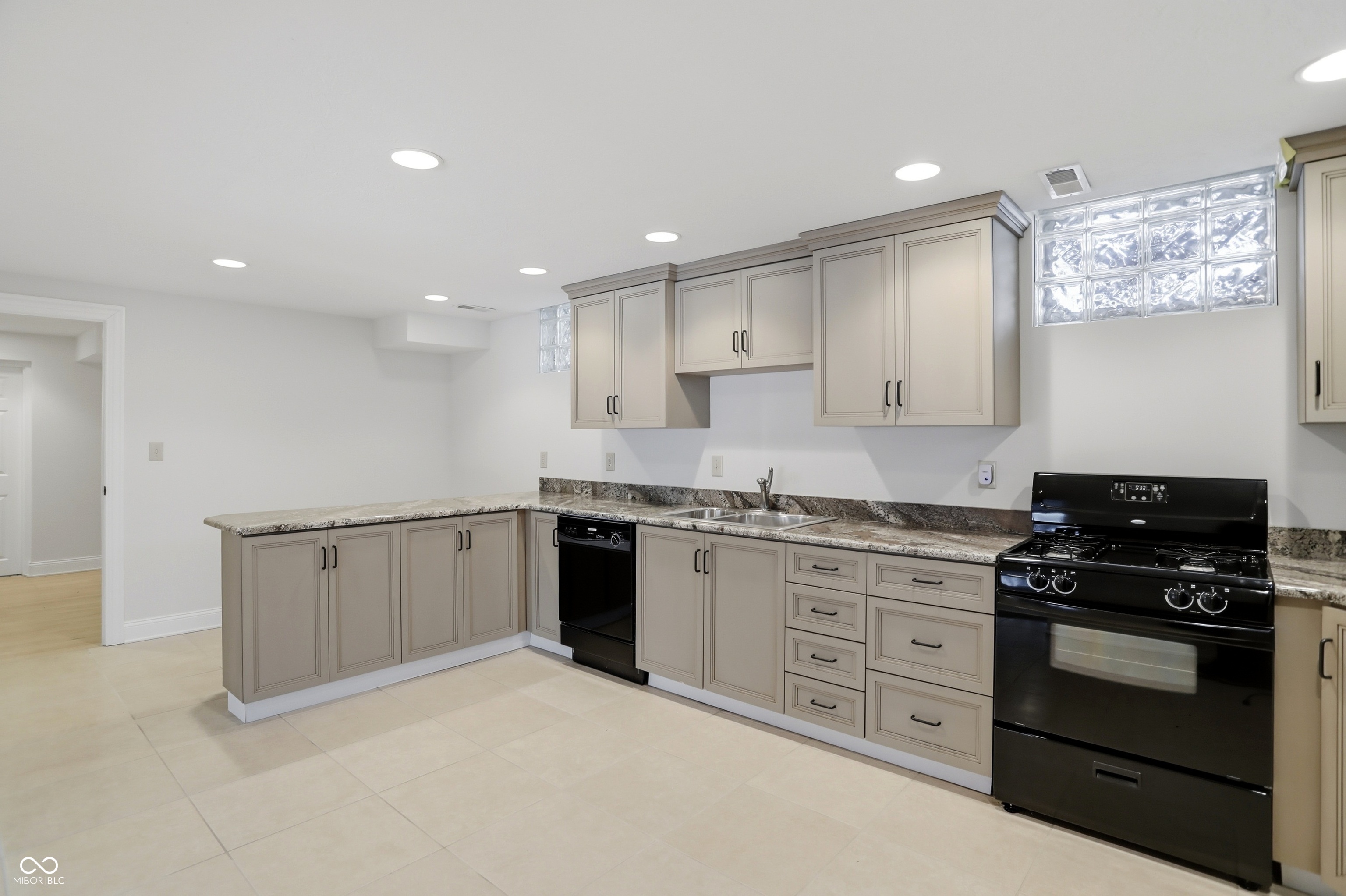 Indianapolis, Indiana, 46256, United States, 6 Bedrooms Bedrooms, ,10 BathroomsBathrooms,Residential,For Sale,2016946