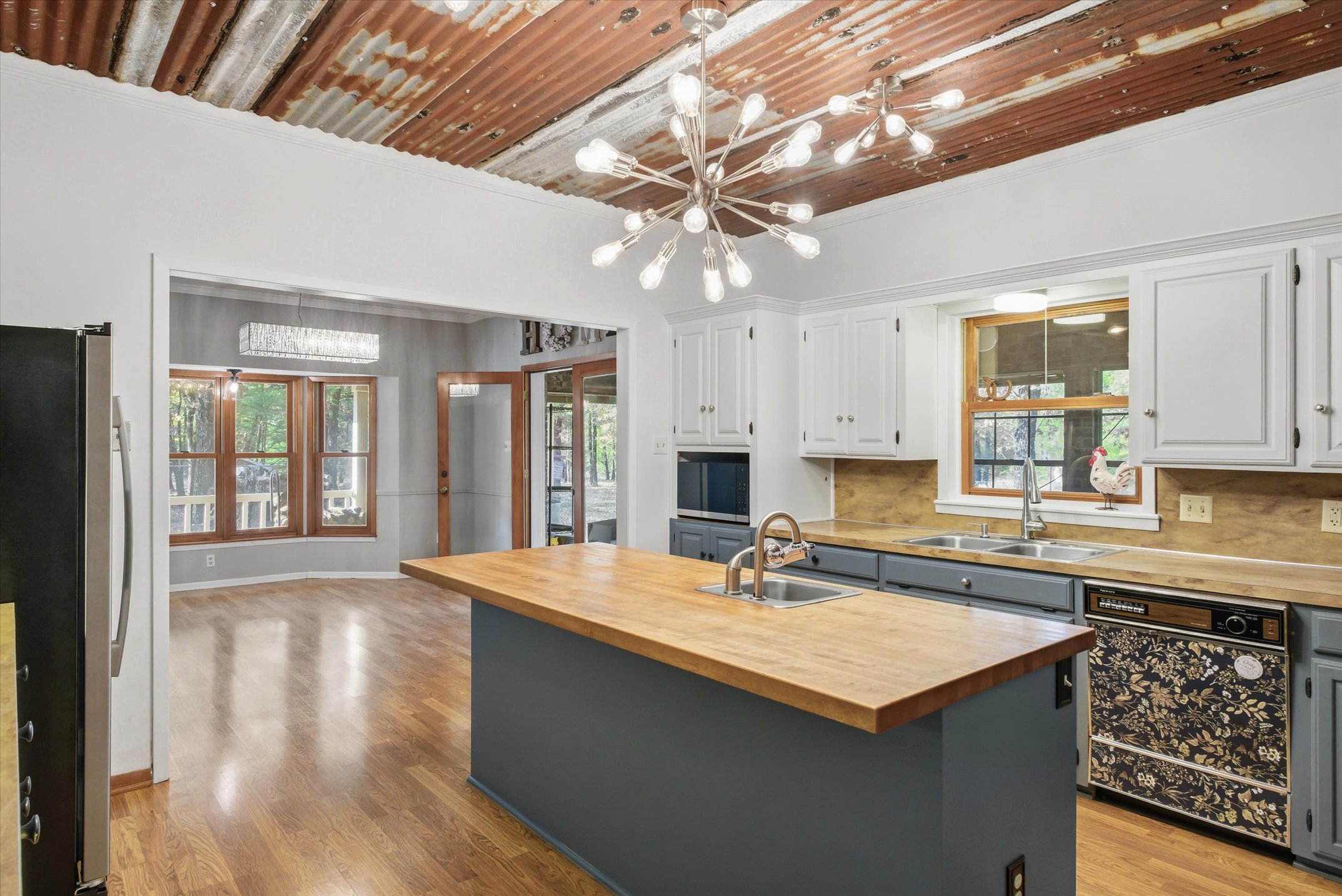 Wills Point, Texas, 75169, United States, 4 Bedrooms Bedrooms, ,4 BathroomsBathrooms,Residential,For Sale,1996475