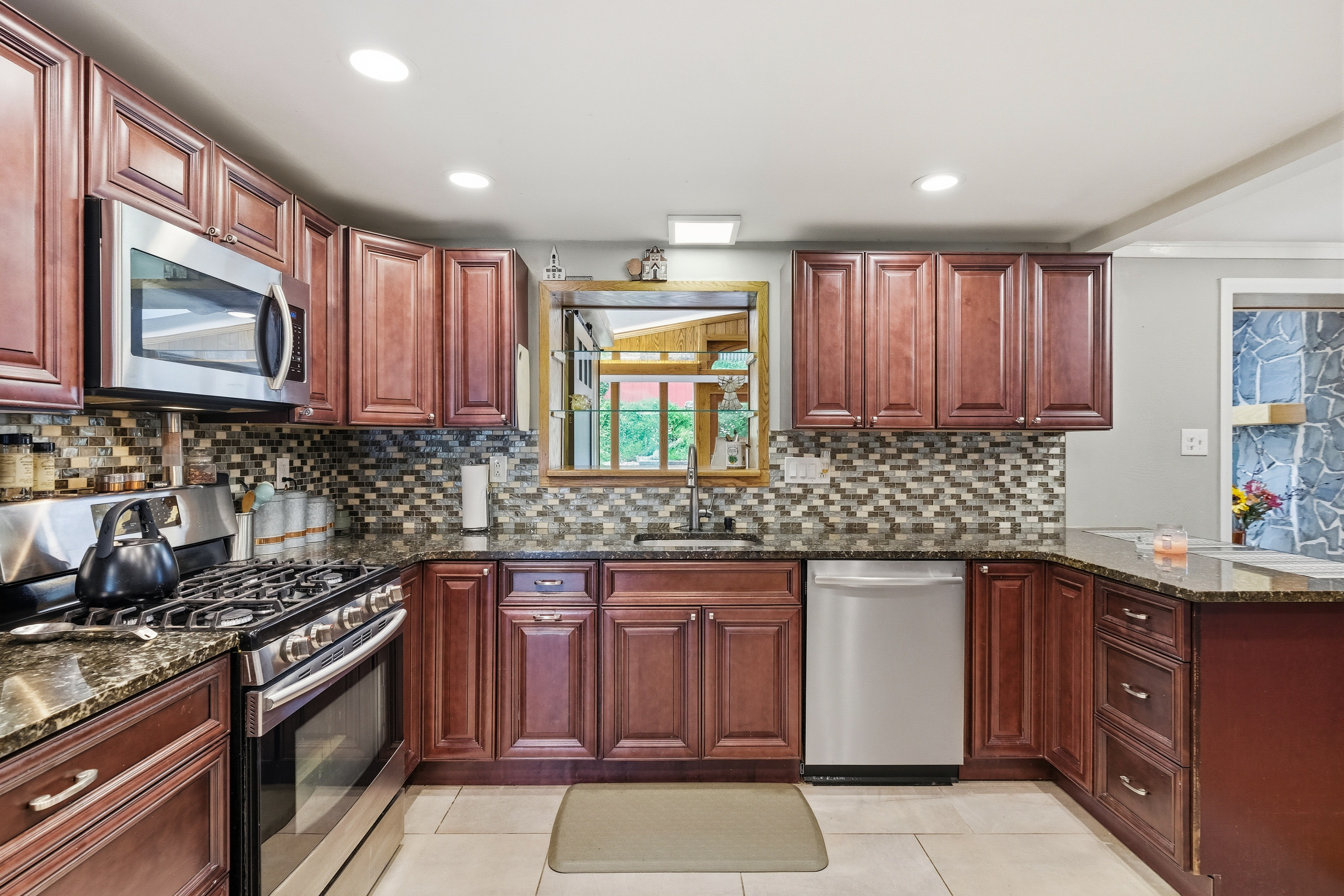  402 Glenrock Drive, Bethel Park, PA 15102 - 物件實景