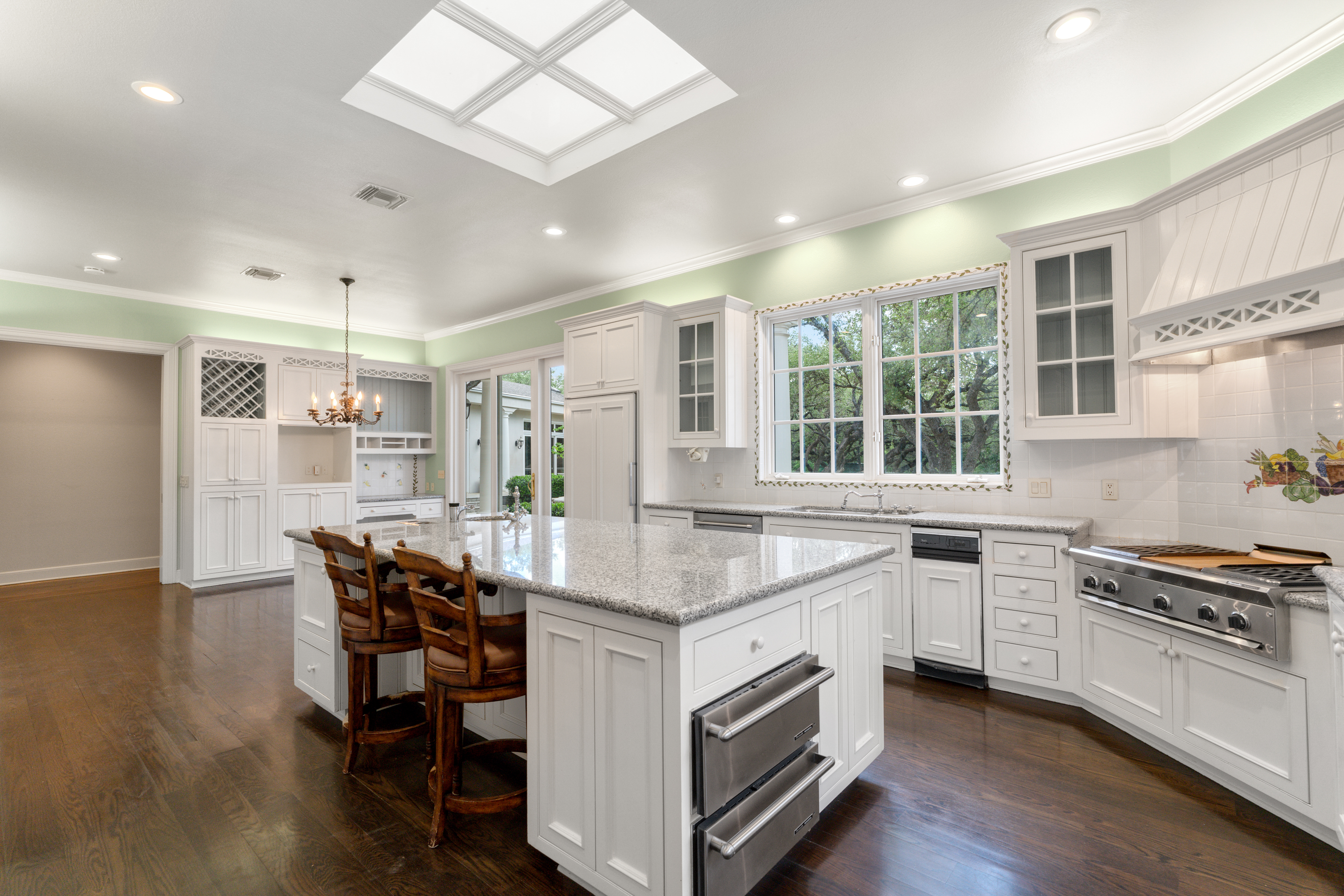  Timeless Estate in the Heart of Hill Country Village - 物件實景