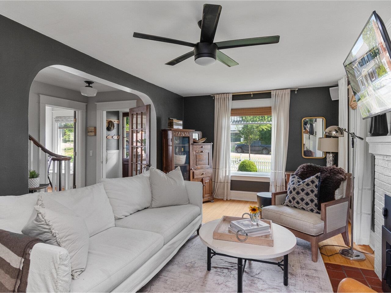 Burlington, Vermont, 05401, United States, 3 Bedrooms Bedrooms, ,2 BathroomsBathrooms,Residential,For Sale,1906339