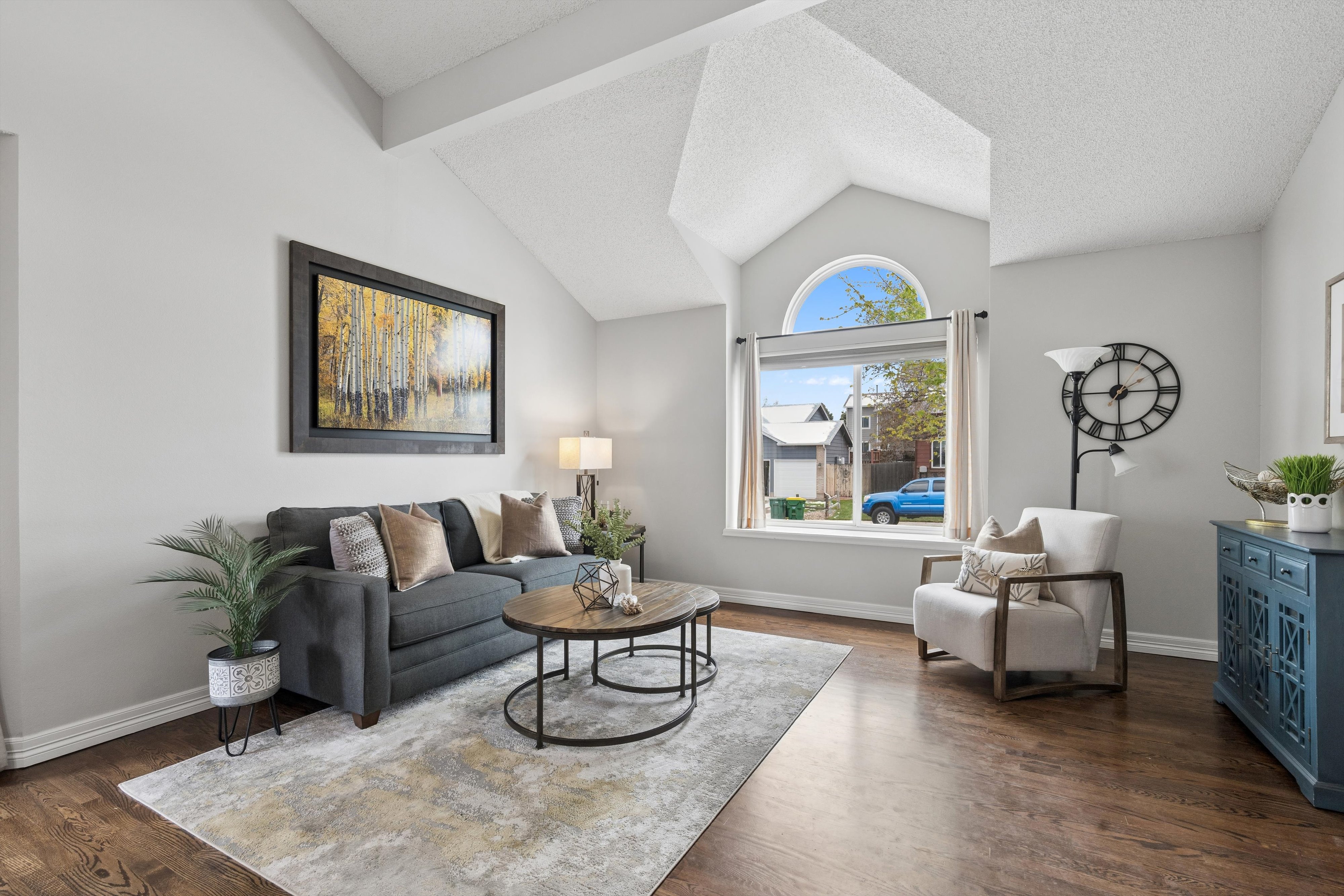  This stunning 2-story home impresses from the moment you arrive - 物件實景