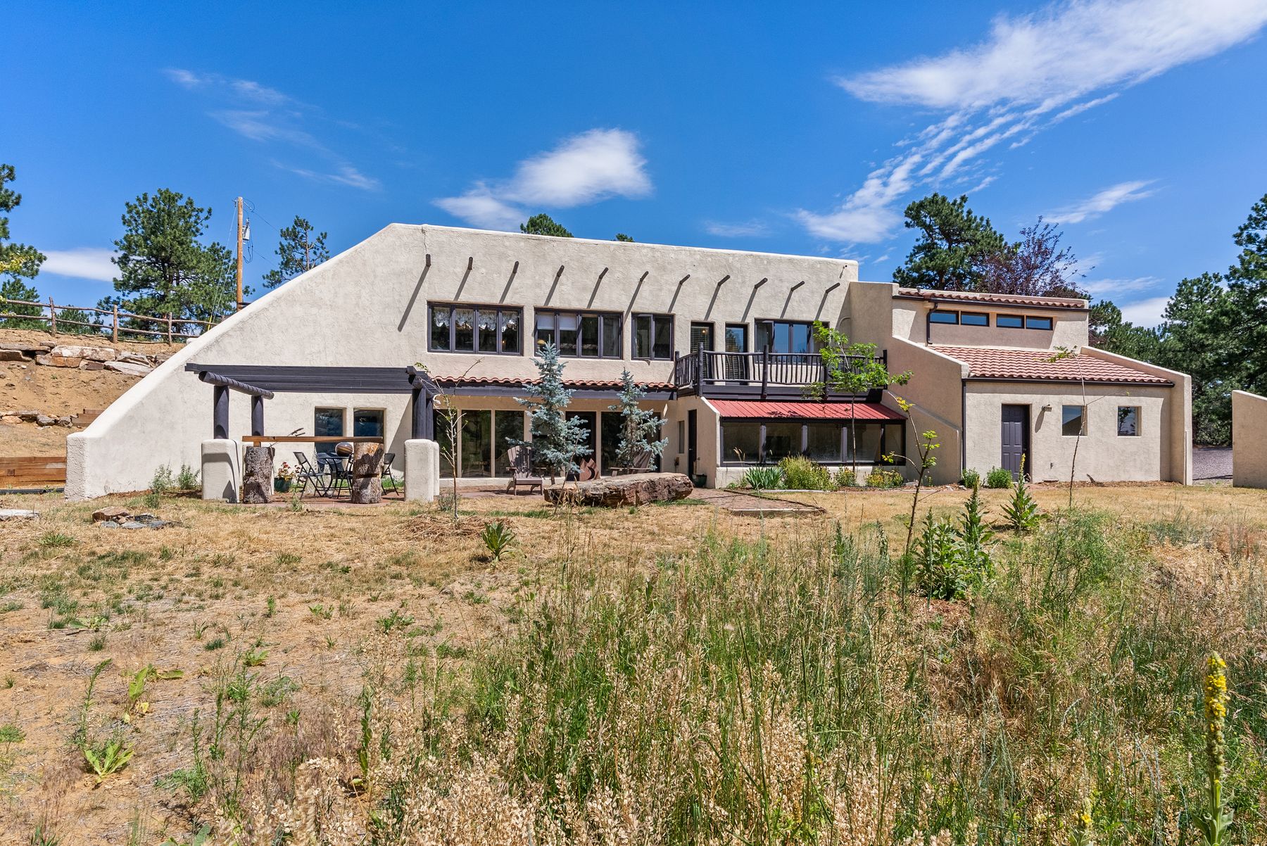  Spacious 5-Bedroom Home Set on 5 Acres - 物件實景