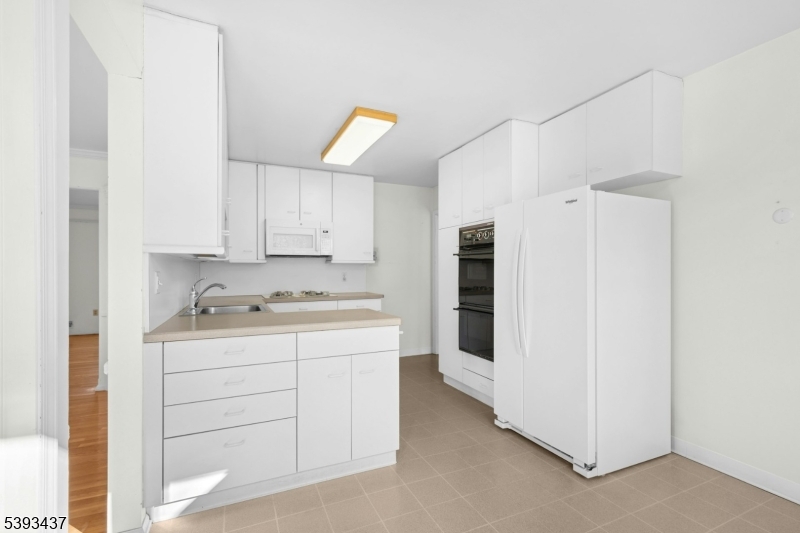 Berkeley Heights Twp., New Jersey, 07922, United States, 4 Bedrooms Bedrooms, ,2 BathroomsBathrooms,Residential,For Sale,2003400