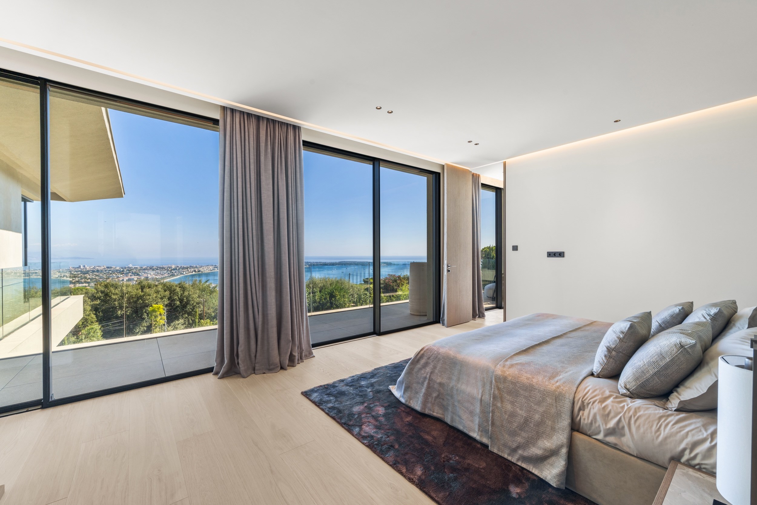  Super Cannes Vallauris, new 498 sqm villa with five suites and sea views - 物件實景