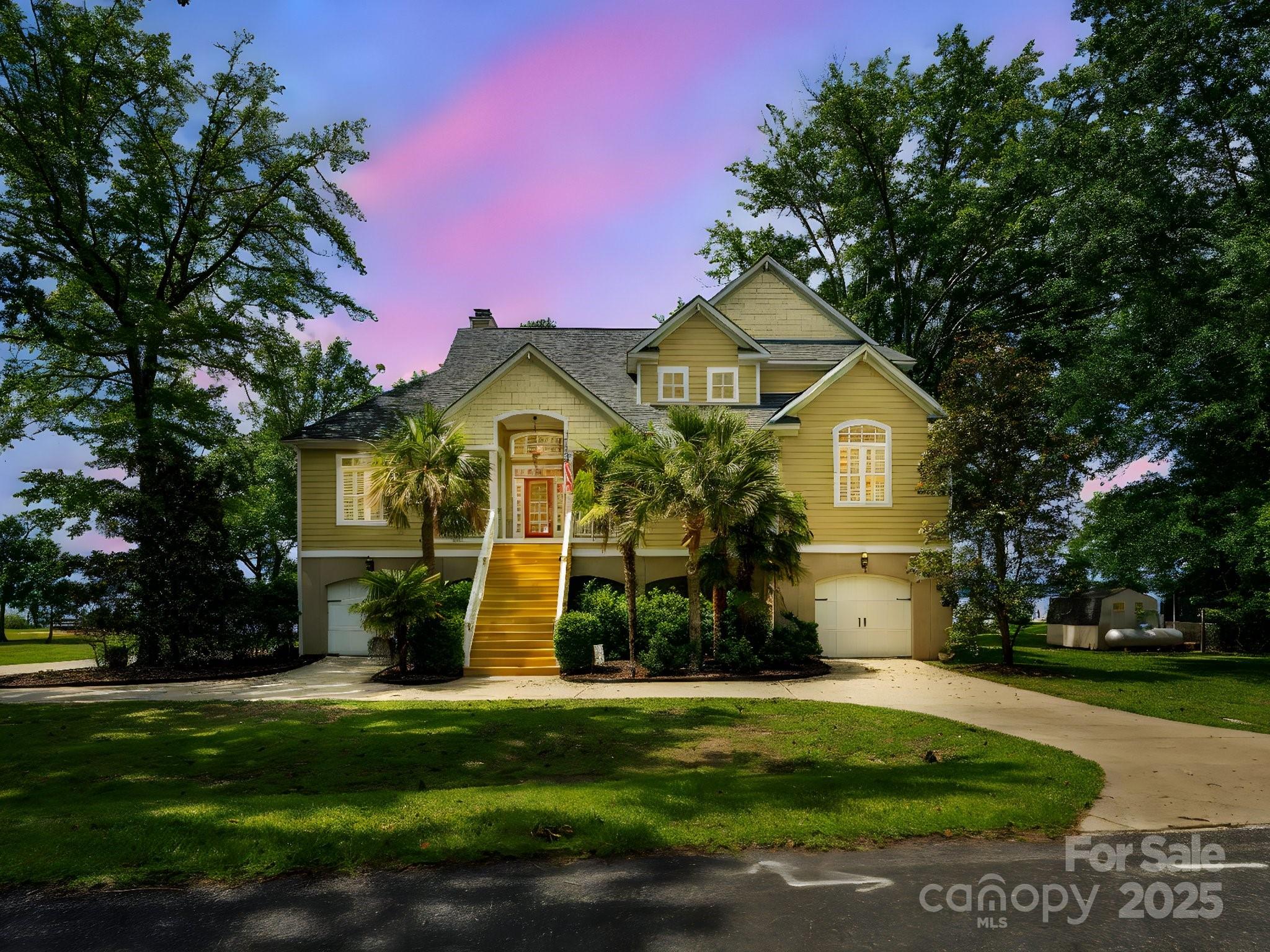 Liberty Hill, South Carolina, 29074, United States, 4 Bedrooms Bedrooms, ,5 BathroomsBathrooms,Residential,For Sale,1876148