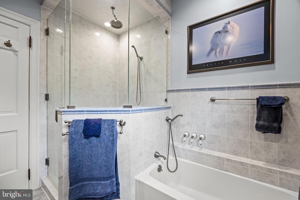 Lansdowne, Pennsylvania, 19050, United States, 5 Bedrooms Bedrooms, ,3 BathroomsBathrooms,Residential,For Sale,1926052